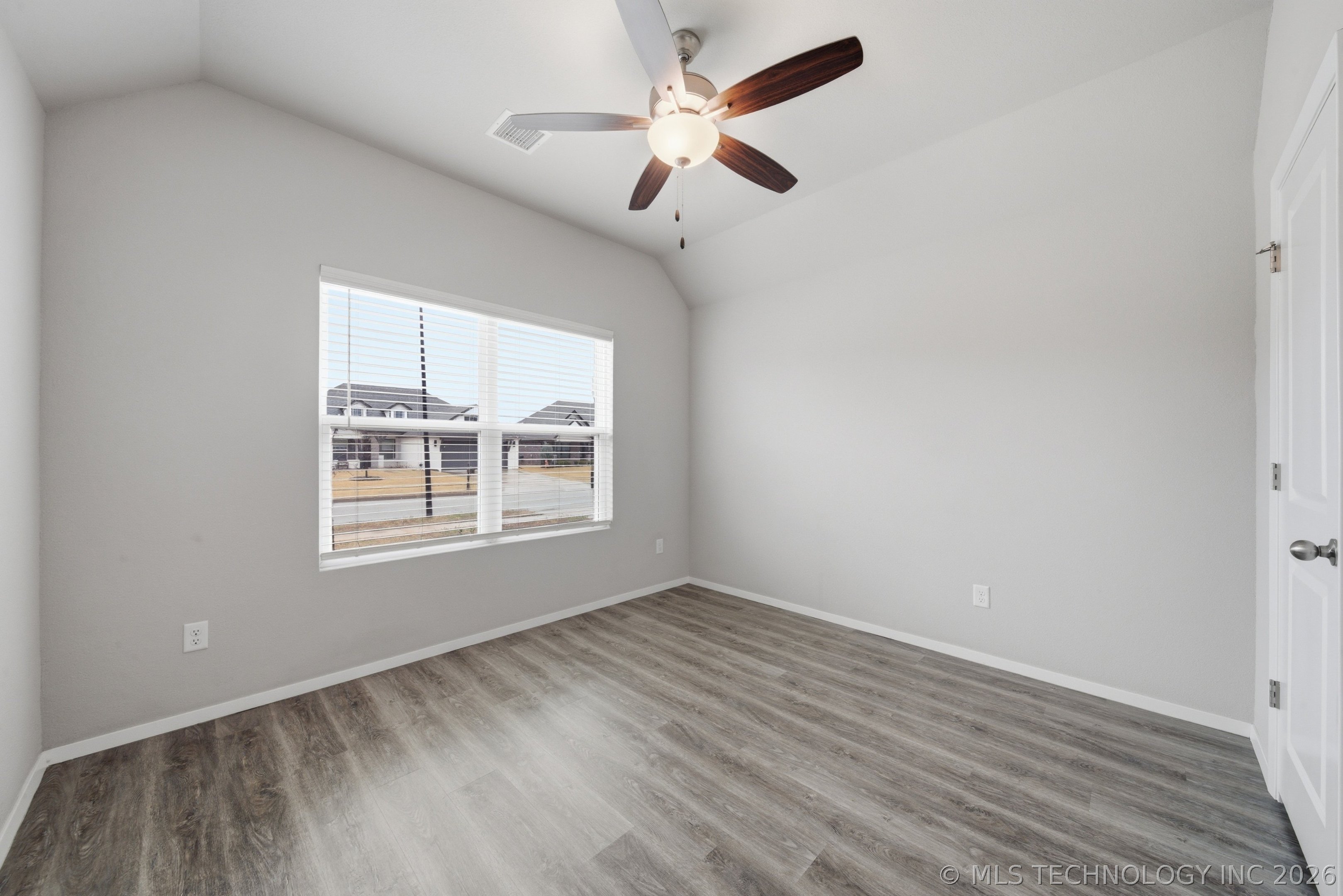 12429 S Norwood Avenue Property Photo 23