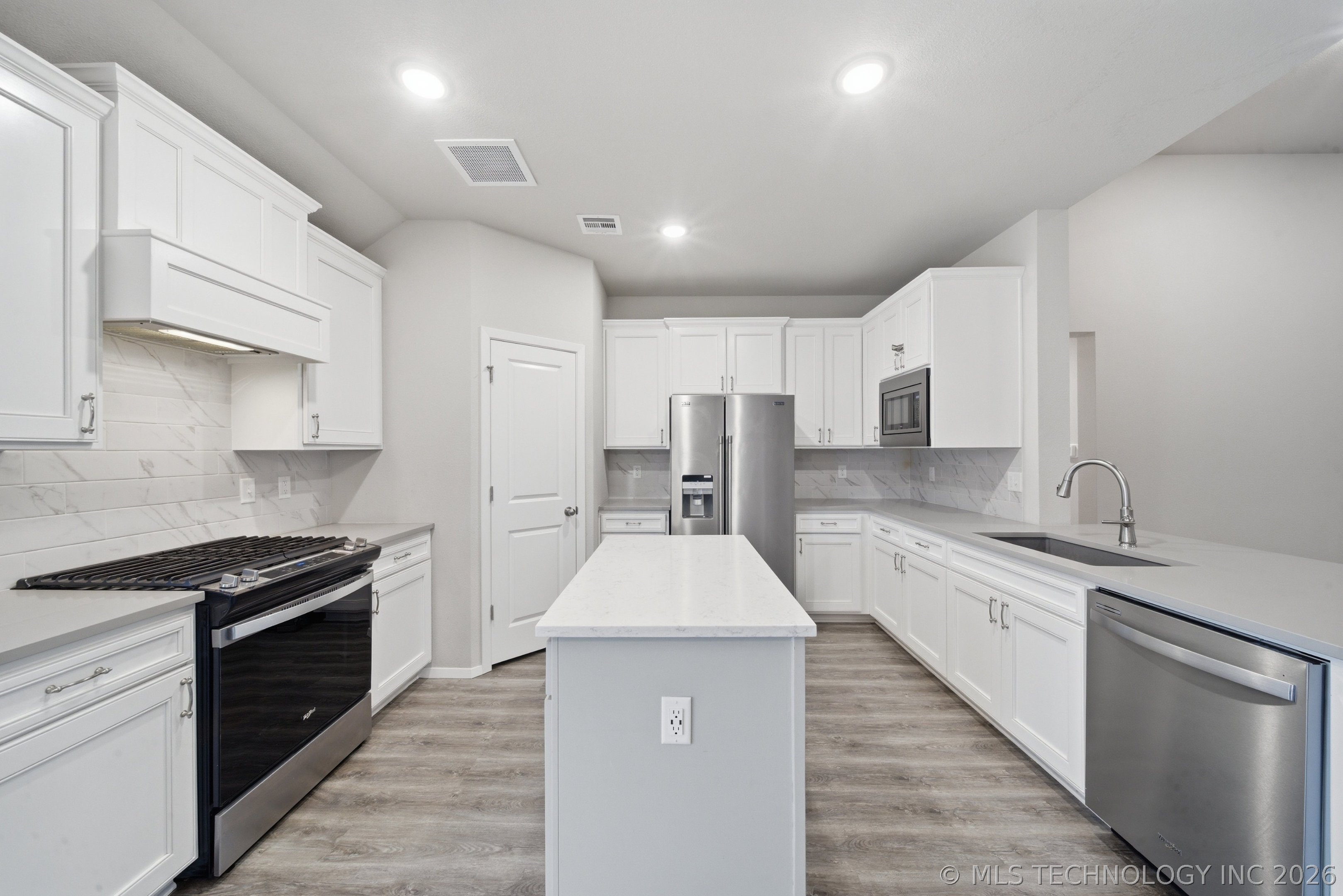 12429 S Norwood Avenue Property Photo 39