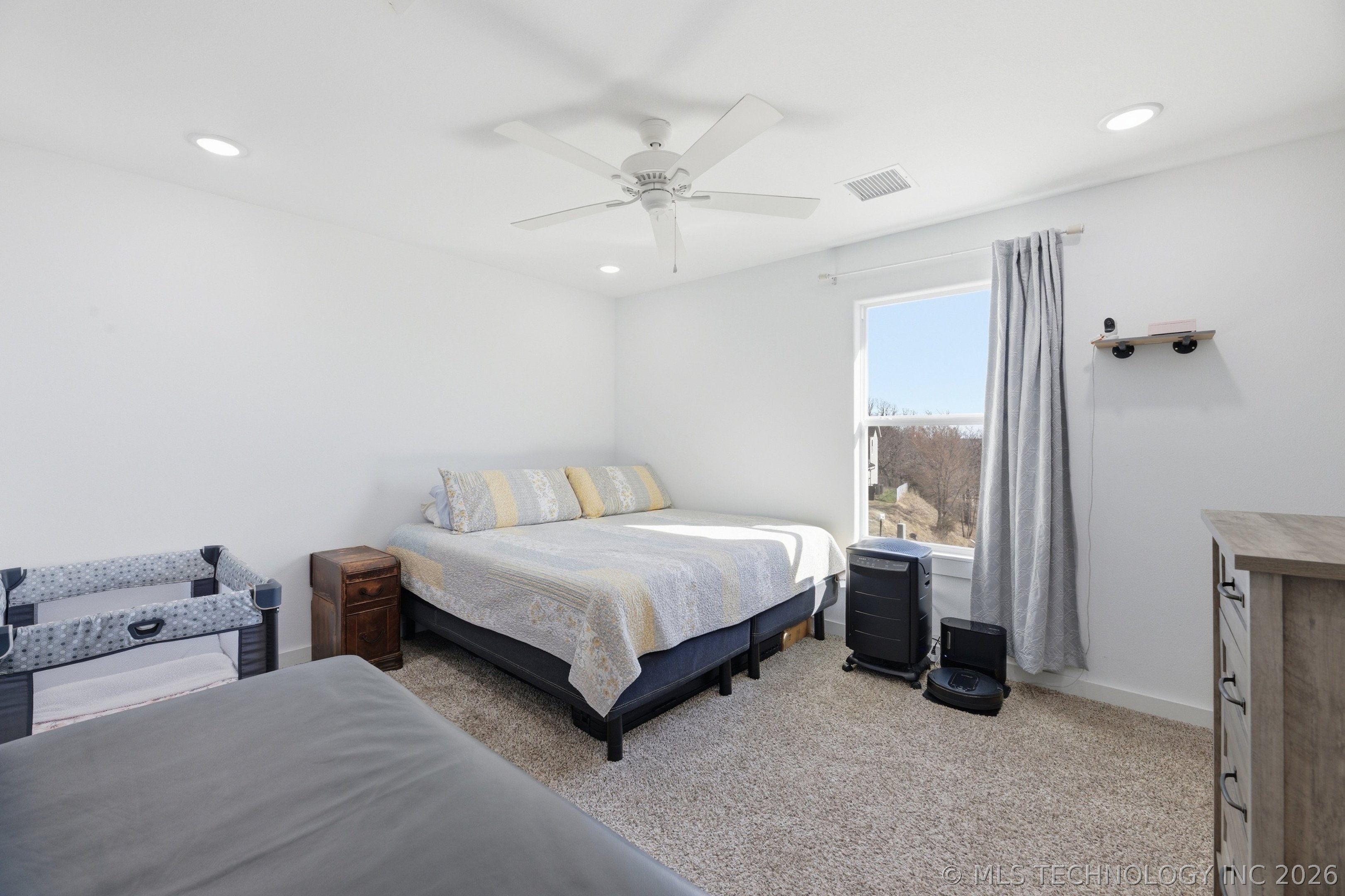 406 Oak Hill Circle Property Photo 13