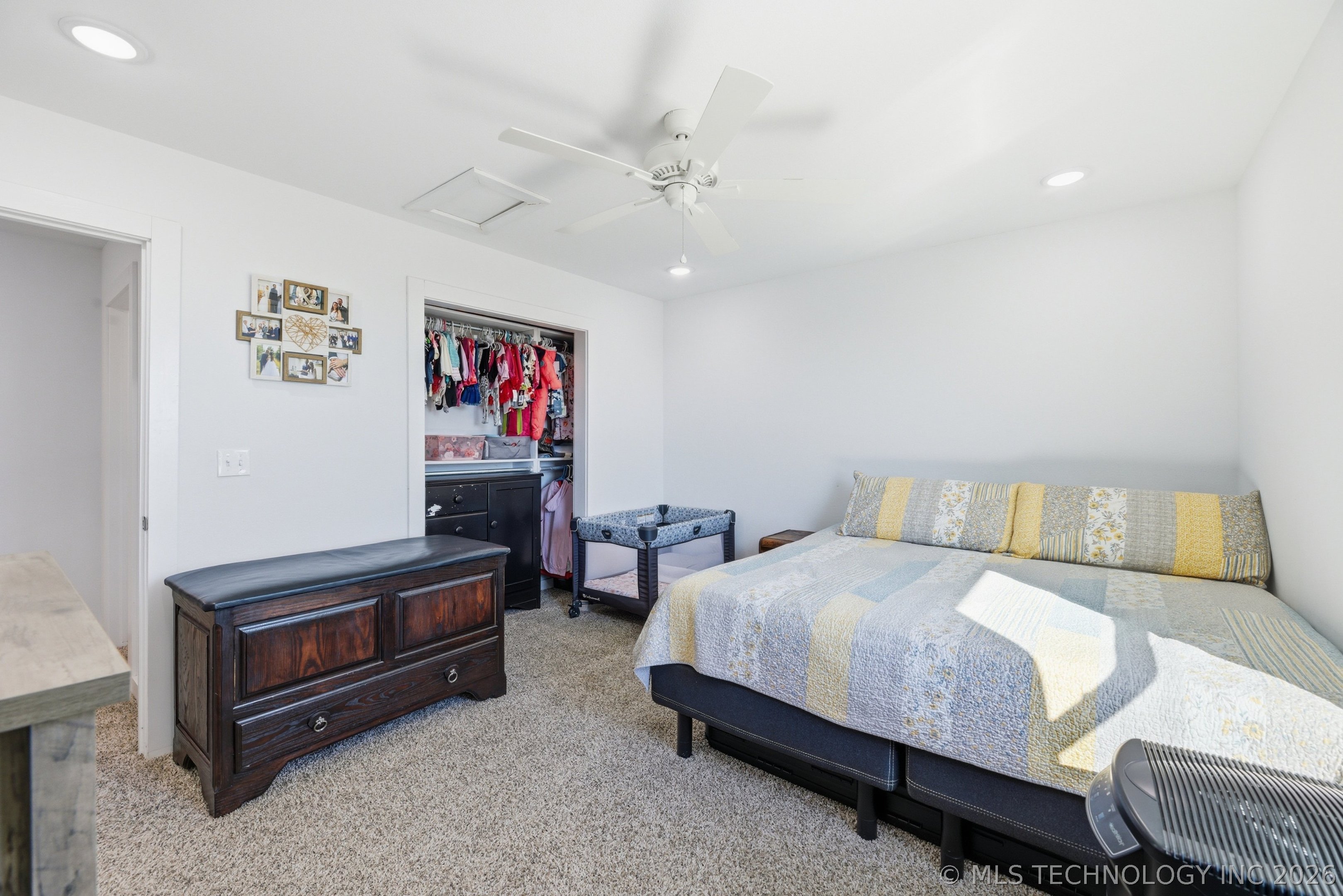 406 Oak Hill Circle Property Photo 14