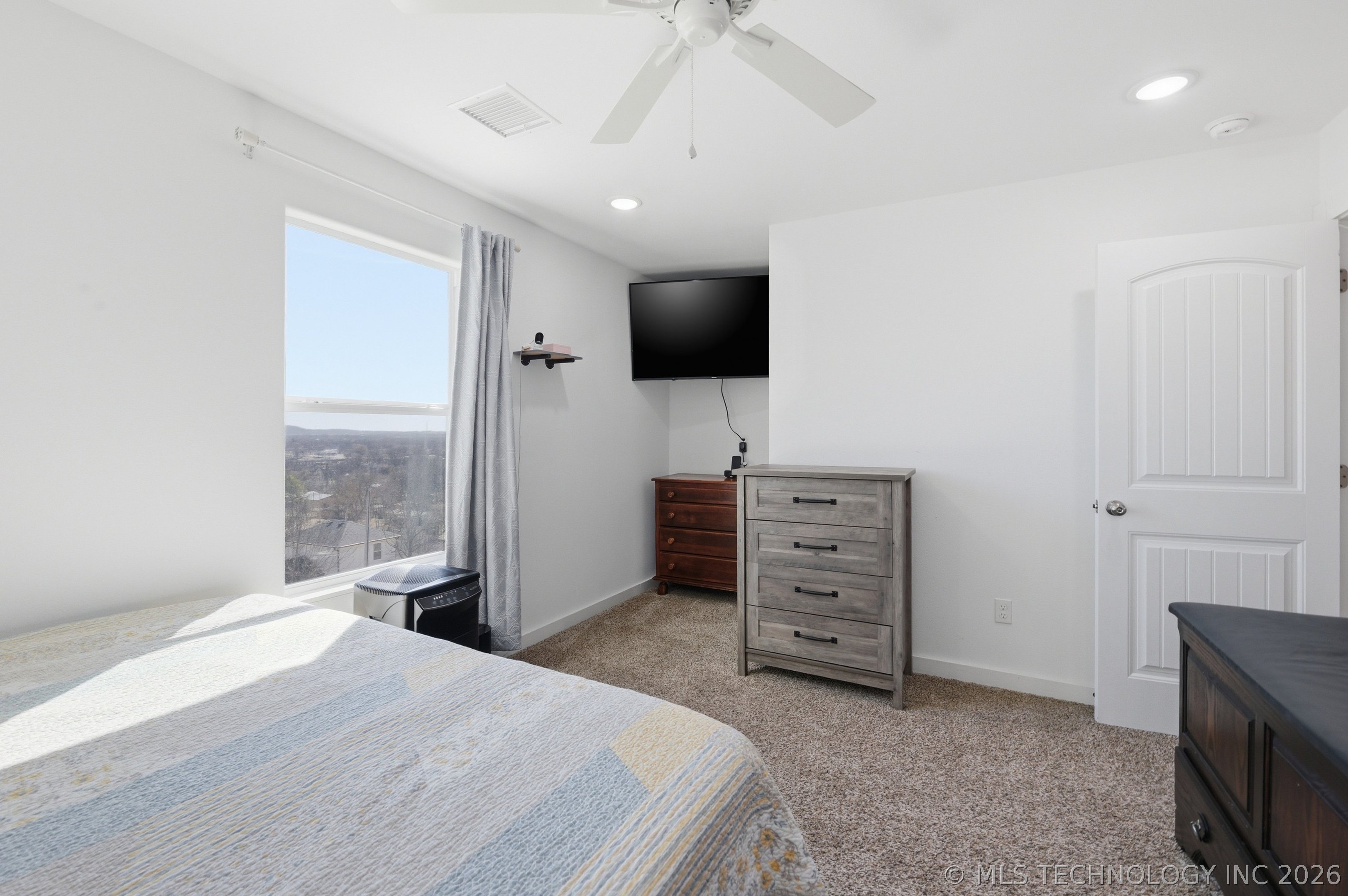 406 Oak Hill Circle Property Photo 15
