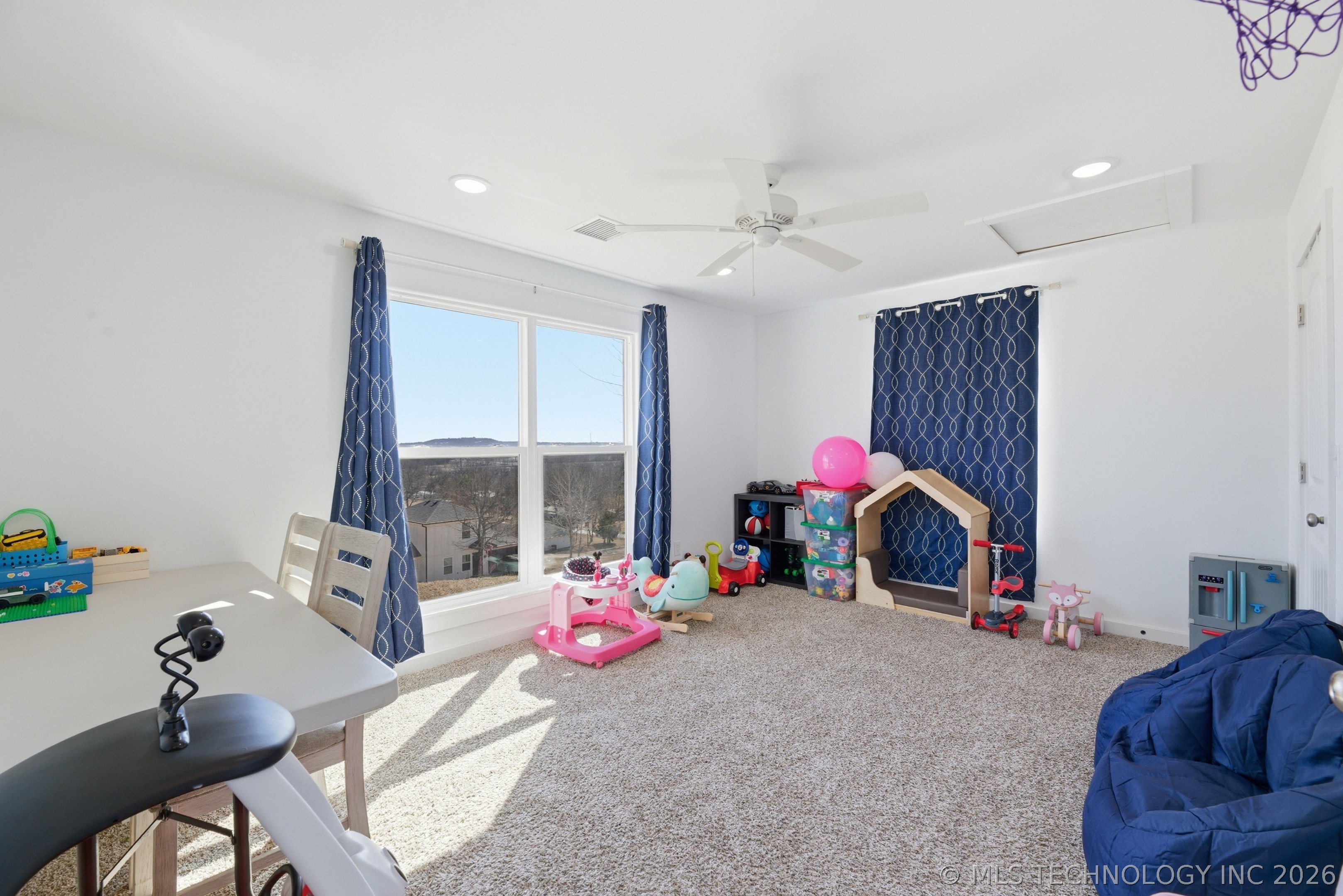 406 Oak Hill Circle Property Photo 20