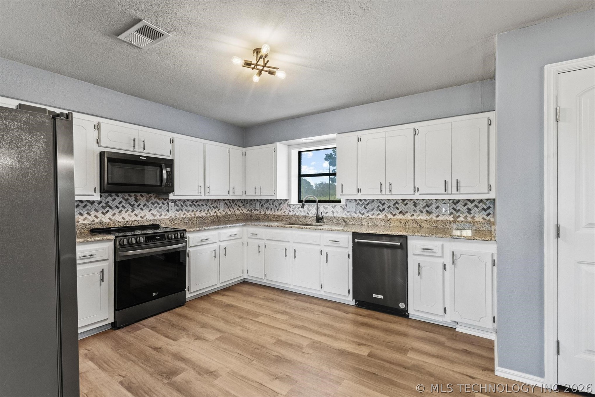 17096 Us Highway 70 Property Photo 11