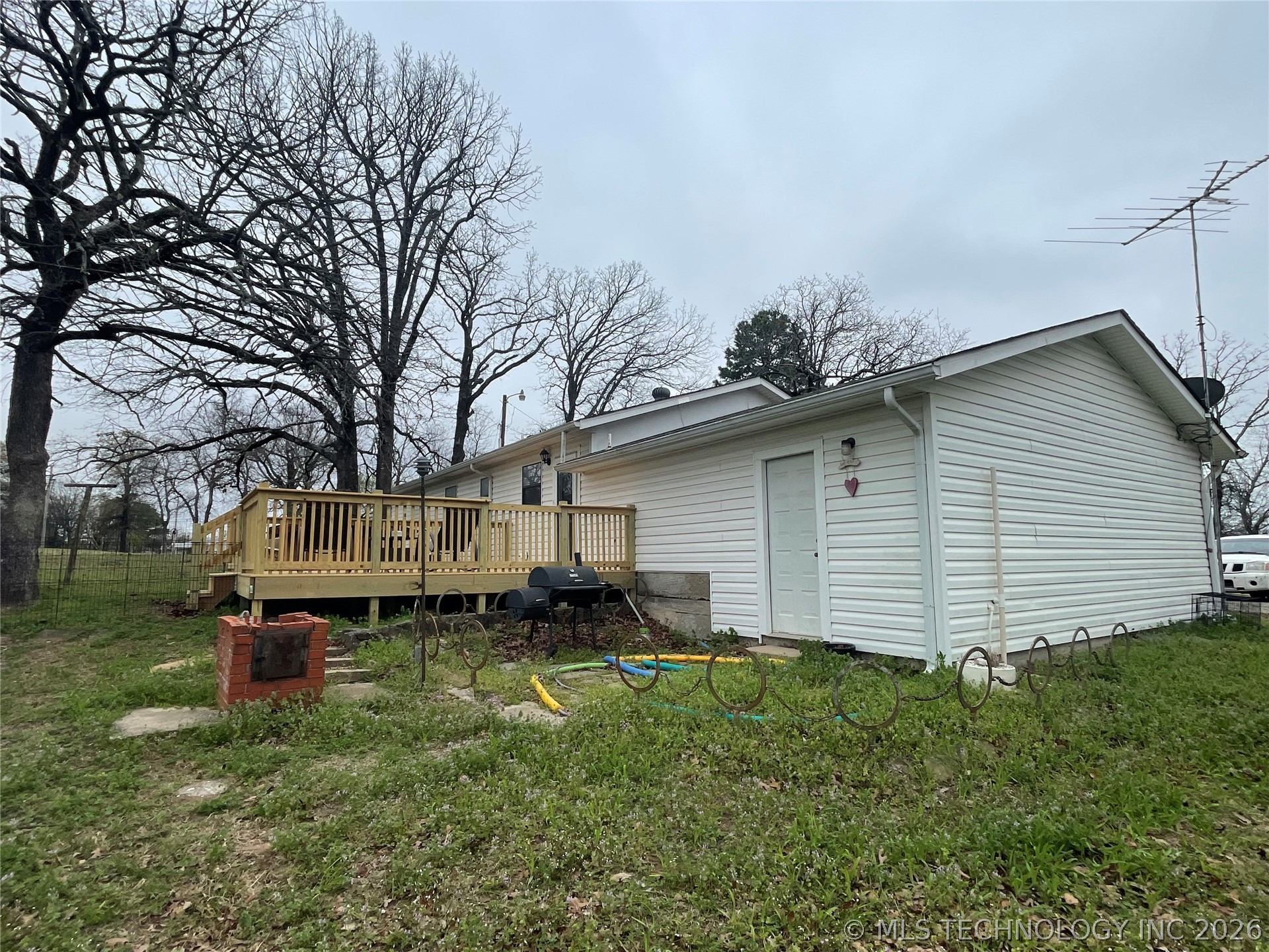 429937 E 1159 Road Property Photo 32