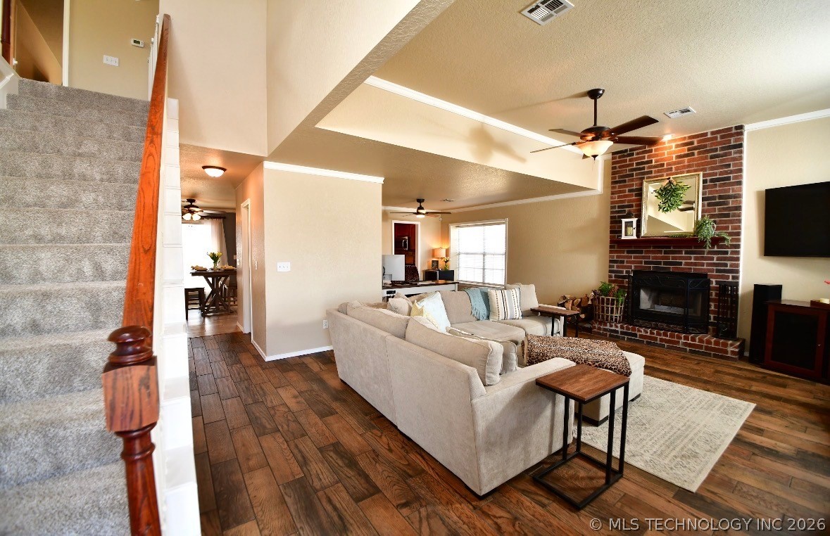 5400 S Poplar Avenue Property Photo 2