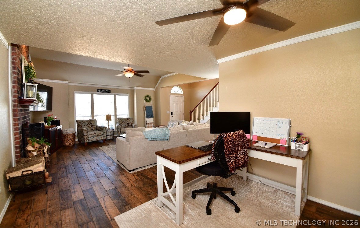 5400 S Poplar Avenue Property Photo 4