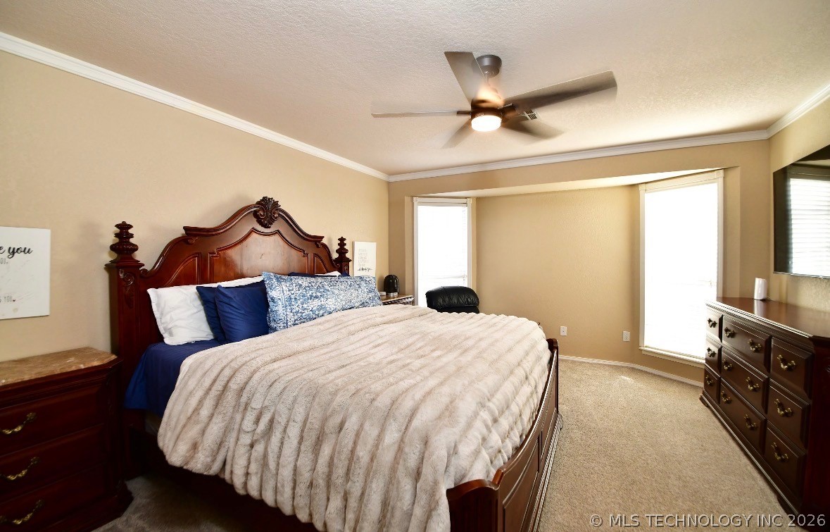 5400 S Poplar Avenue Property Photo 8
