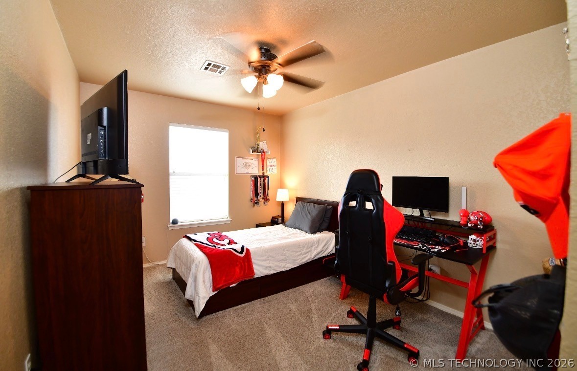 5400 S Poplar Avenue Property Photo 15