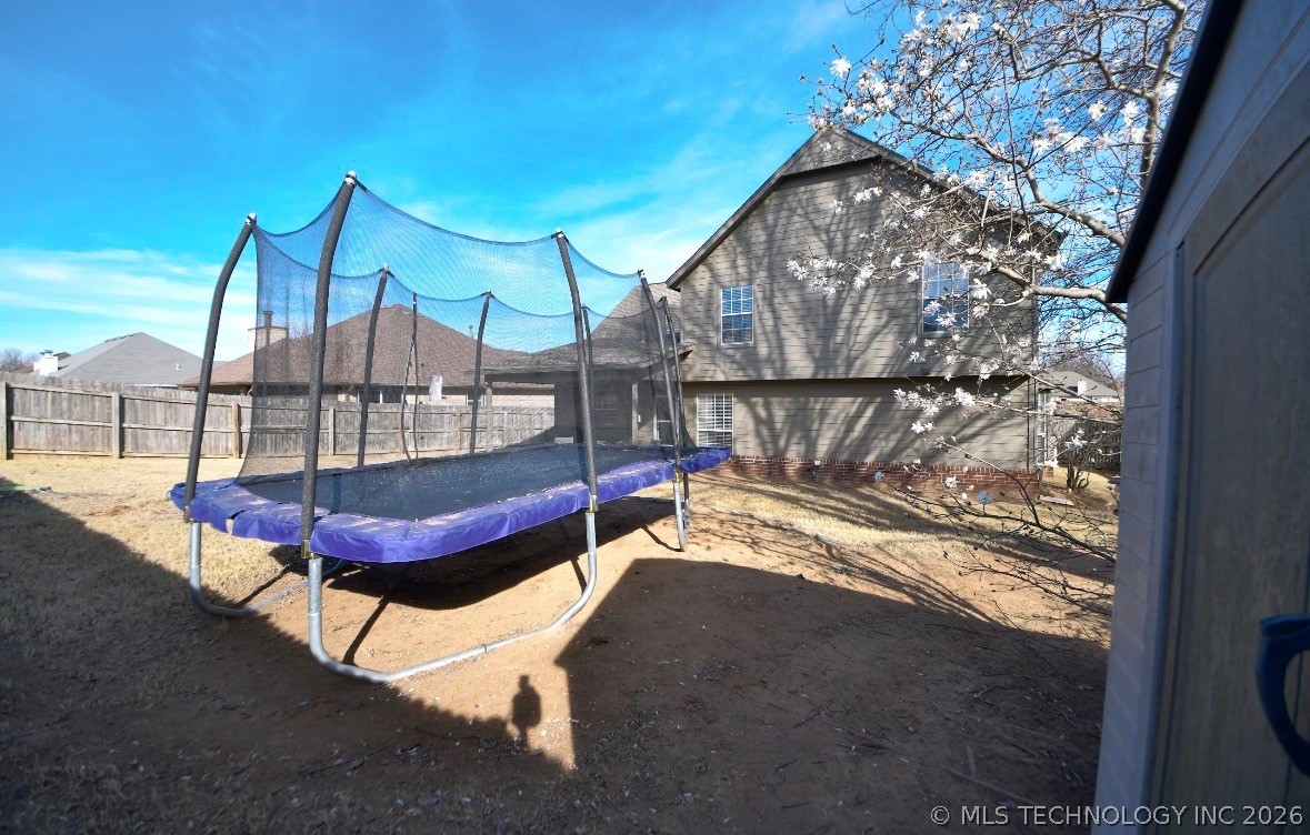 5400 S Poplar Avenue Property Photo 18