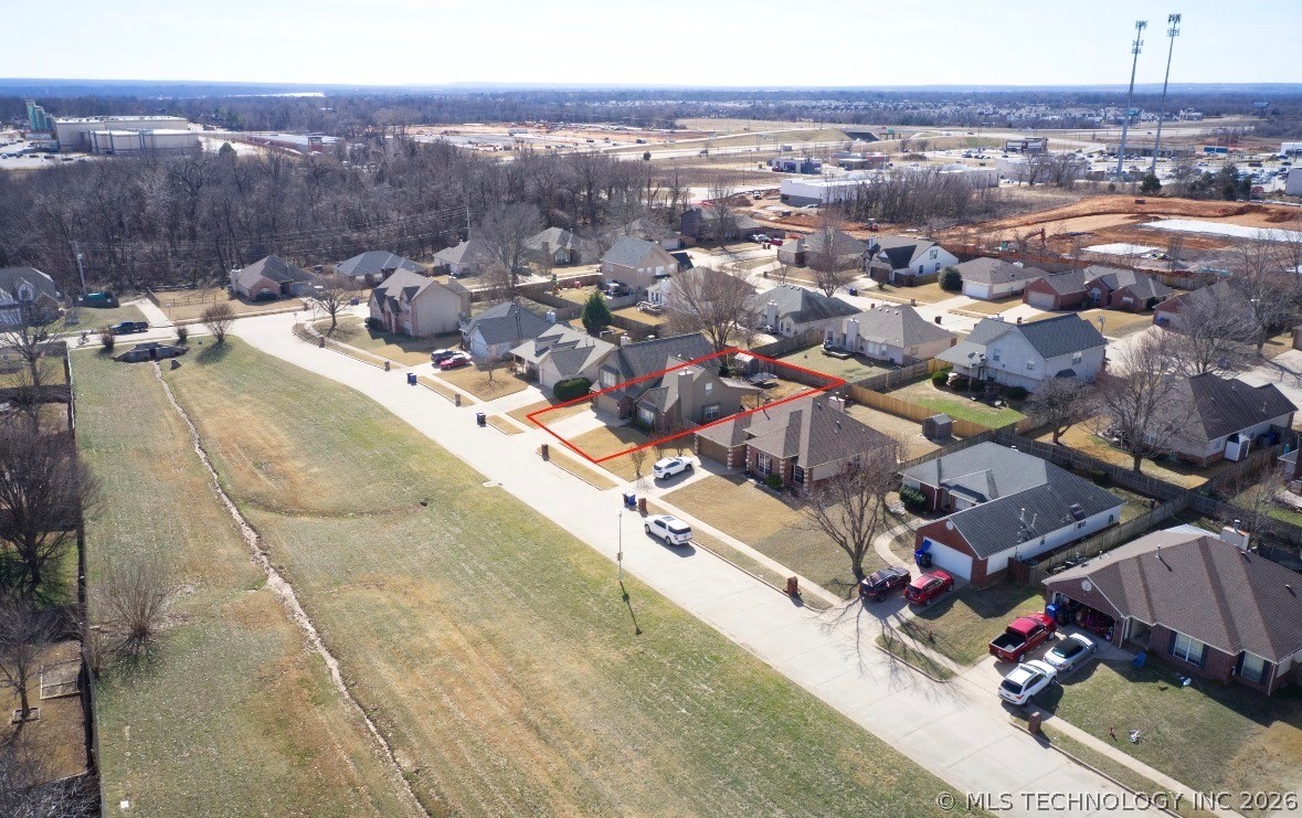 5400 S Poplar Avenue Property Photo 23