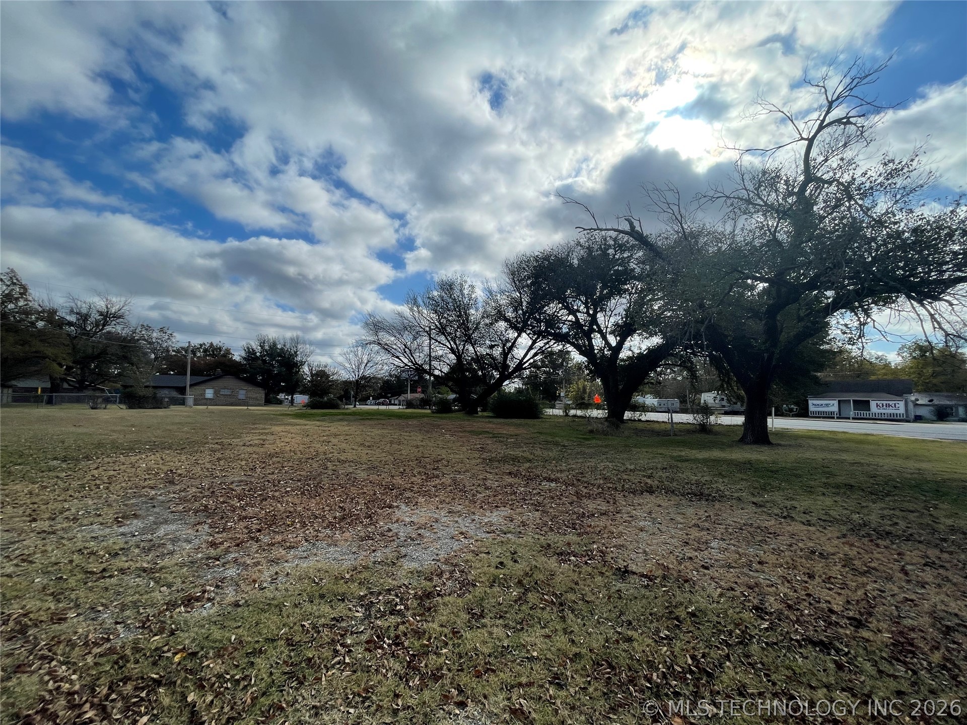 633 W 13th Street Property Photo 2