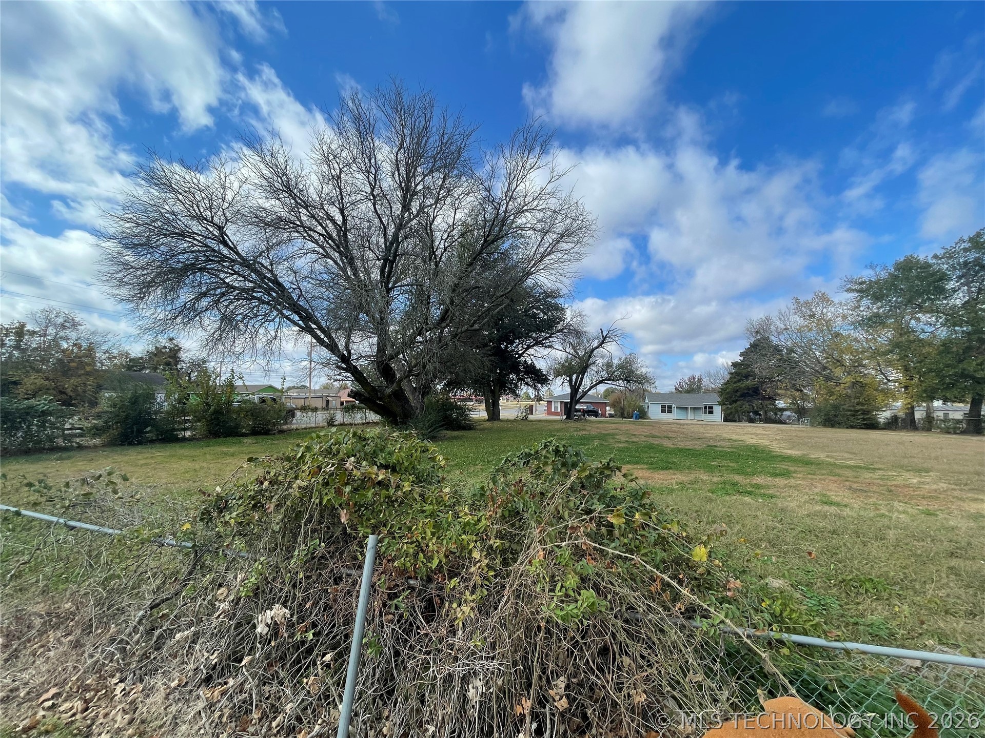 633 W 13th Street Property Photo 3