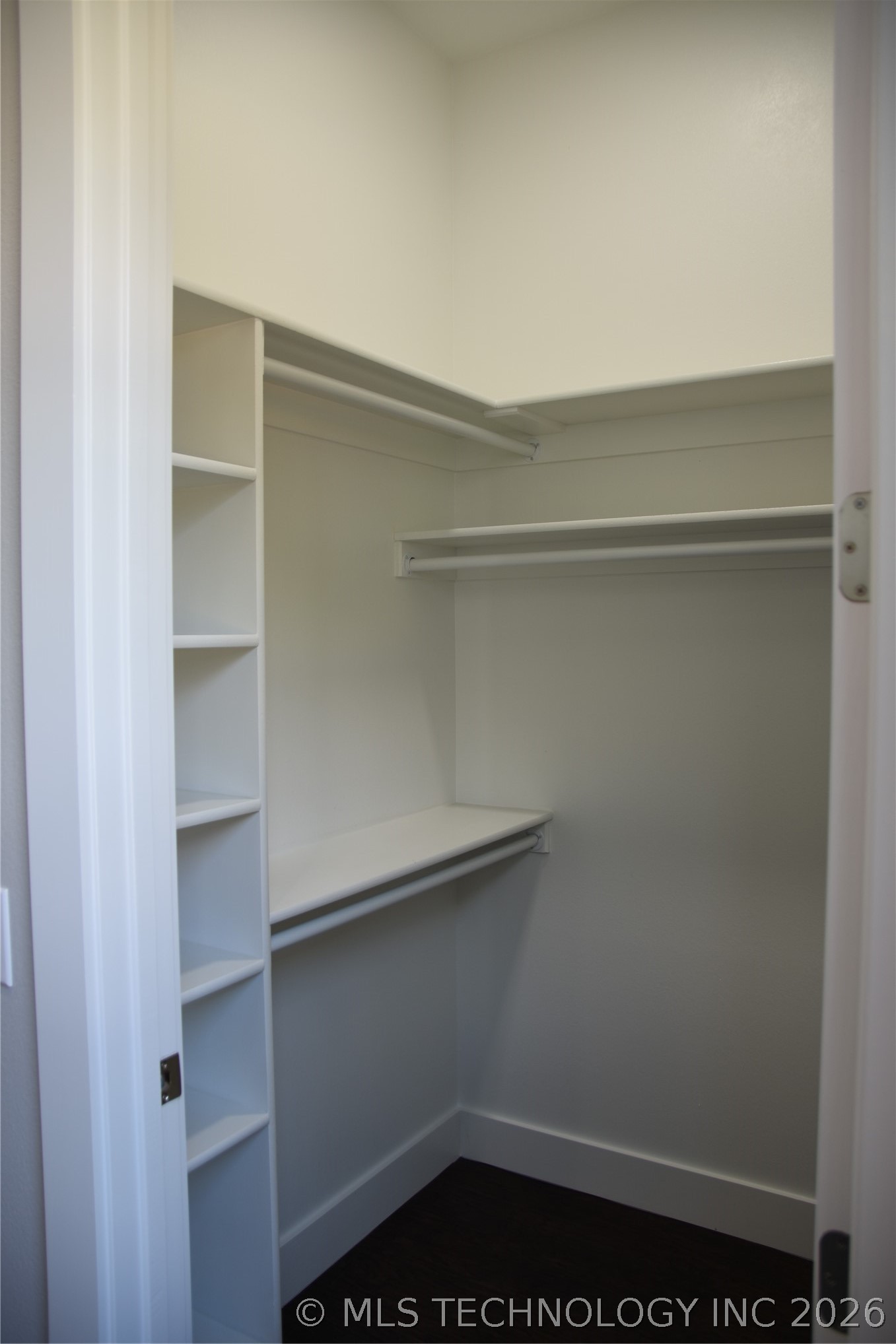 43 S Cliff Crest Drive Property Photo 18
