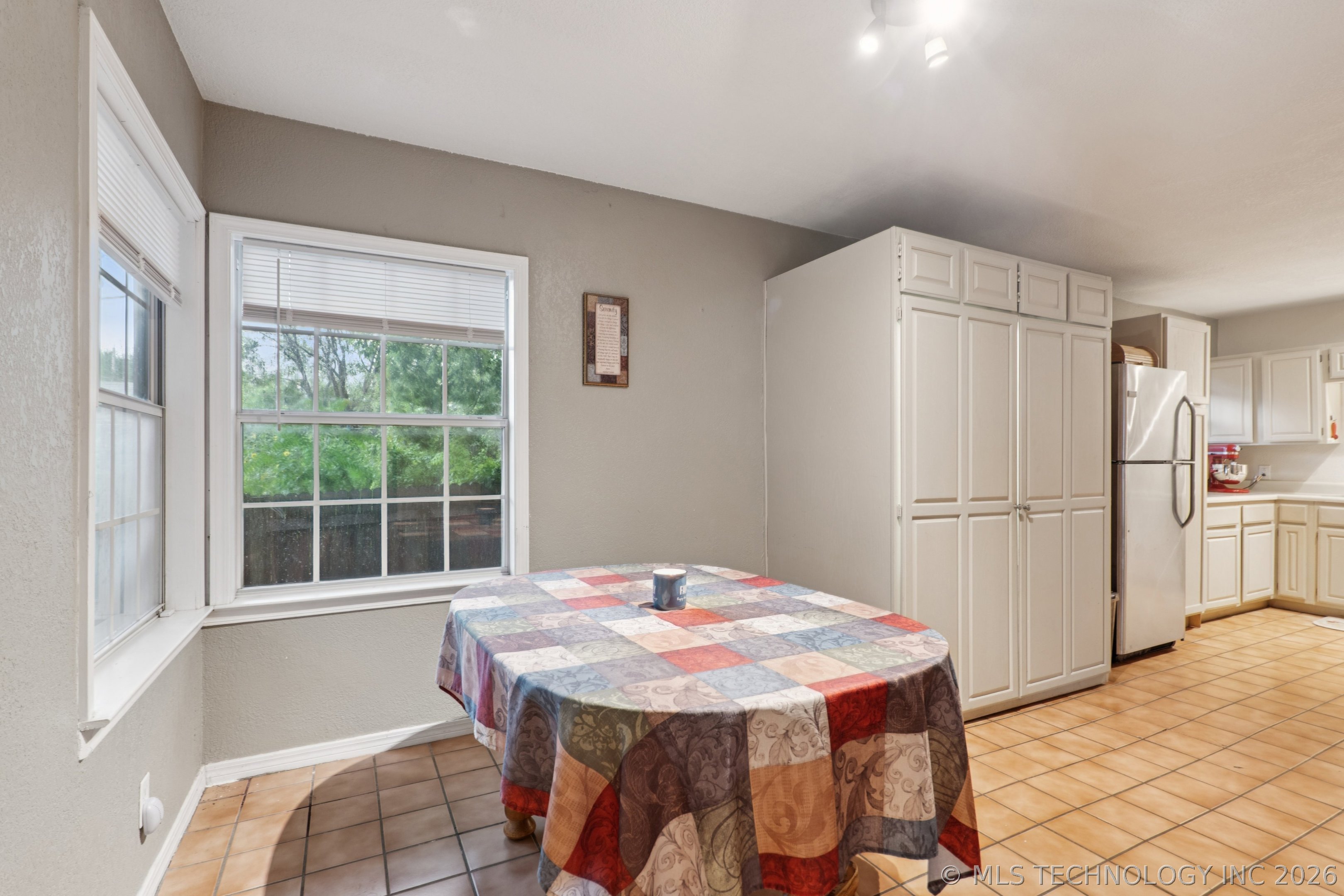 2204 S Oswego Place Property Photo 11