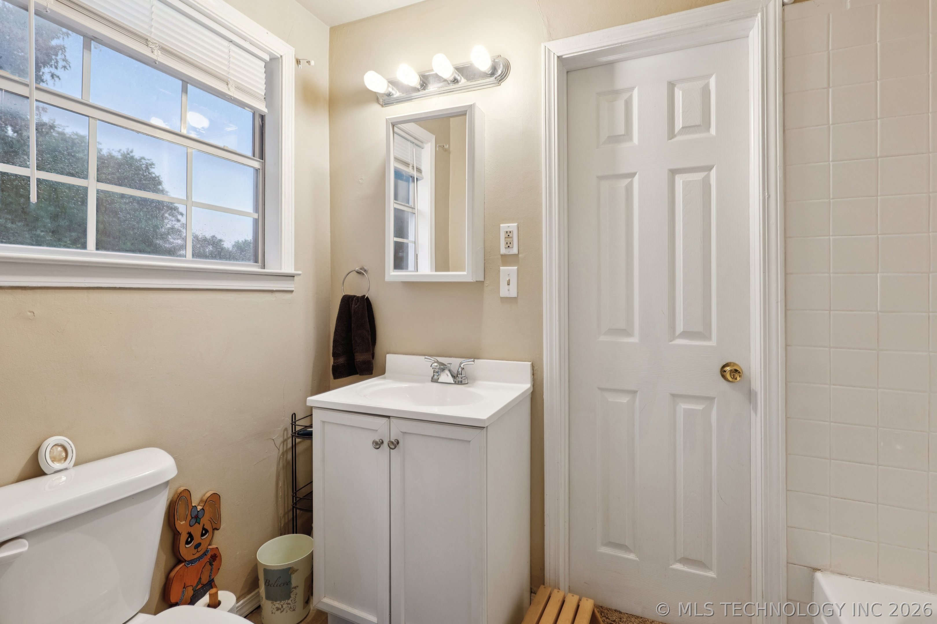 2204 S Oswego Place Property Photo 25