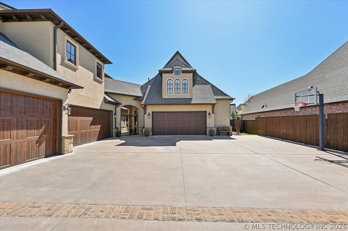 5909 W Twin Oaks Street Property Photo 4