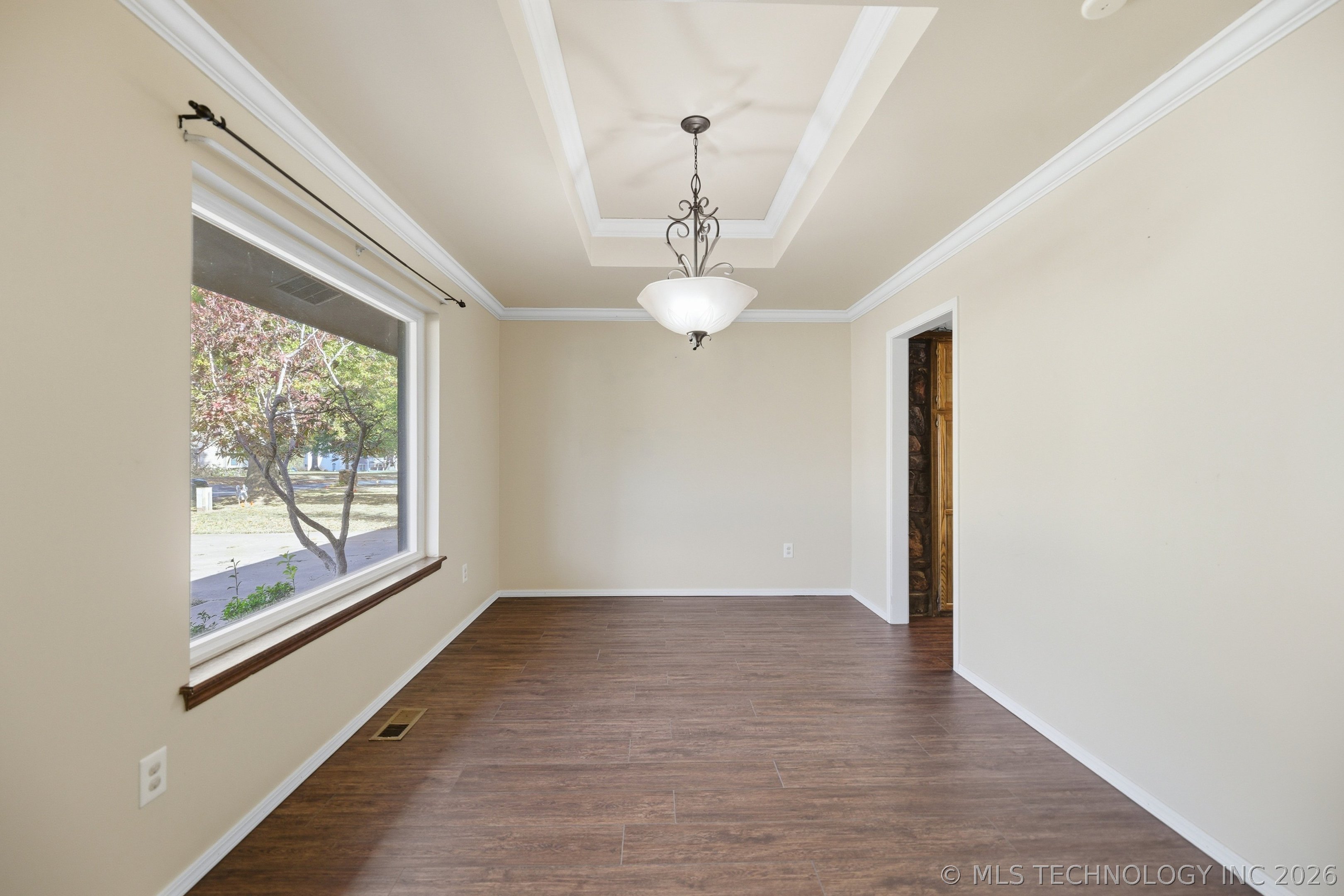 605 E Van Buren Street Property Photo 12