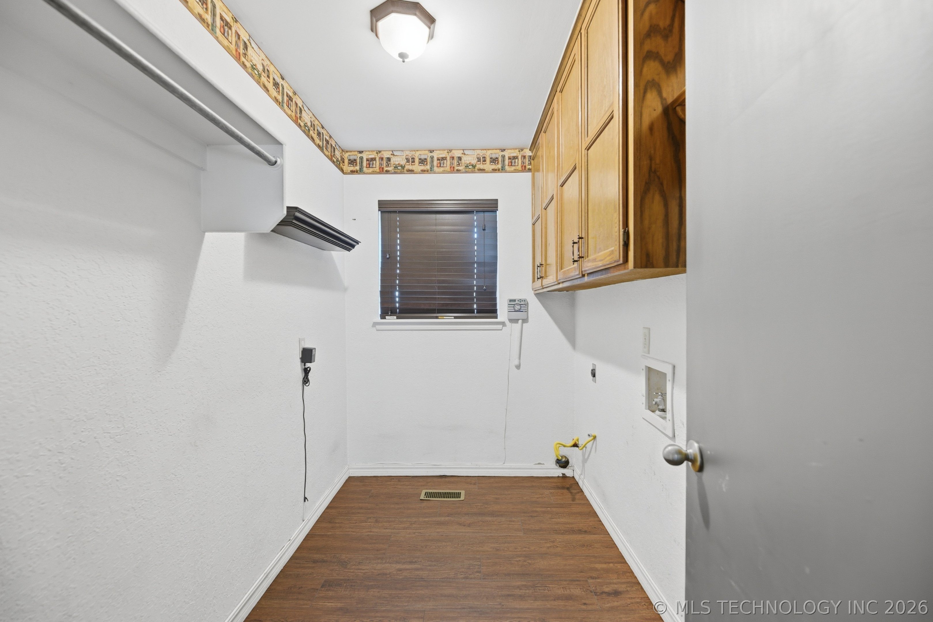 605 E Van Buren Street Property Photo 14