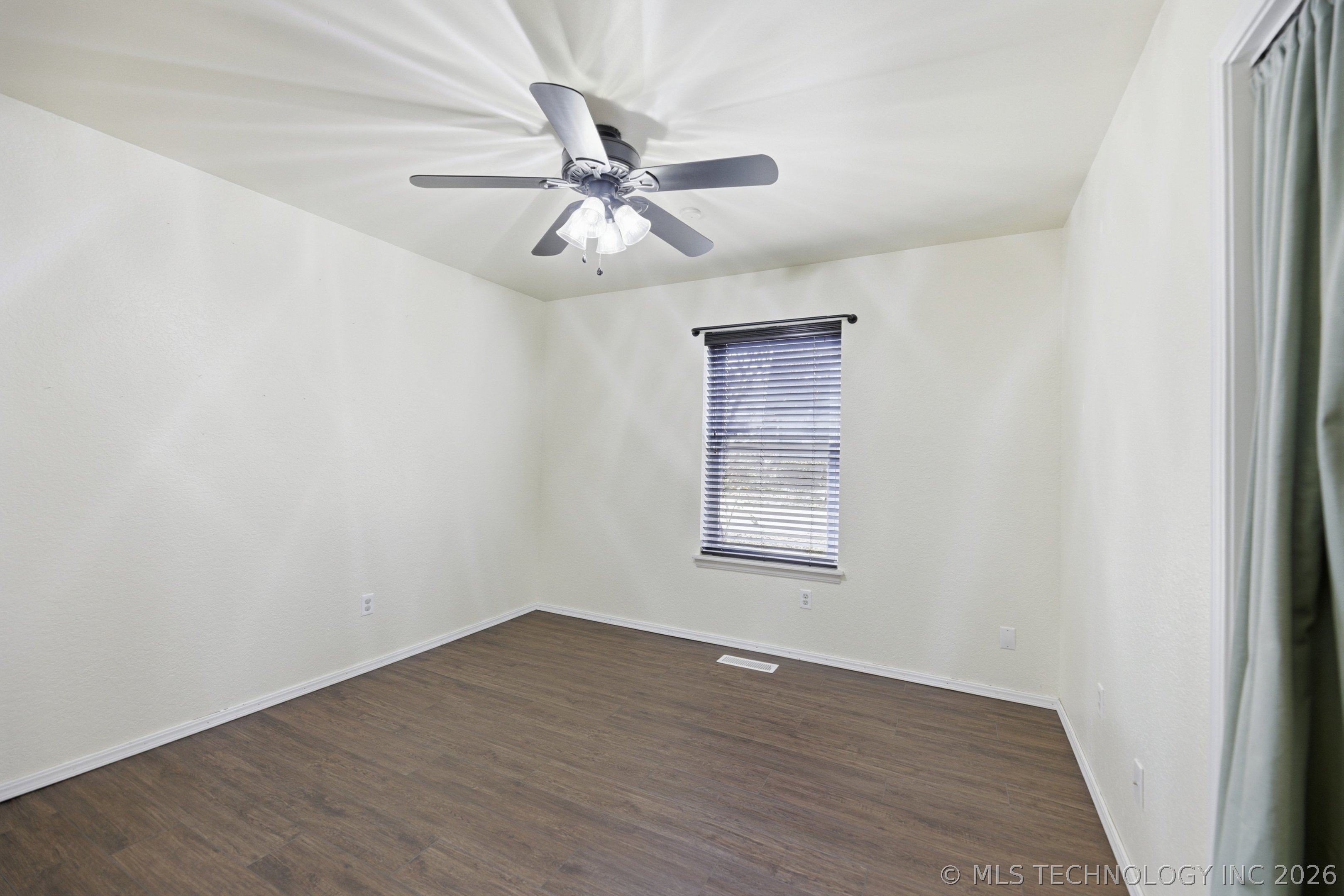 605 E Van Buren Street Property Photo 22