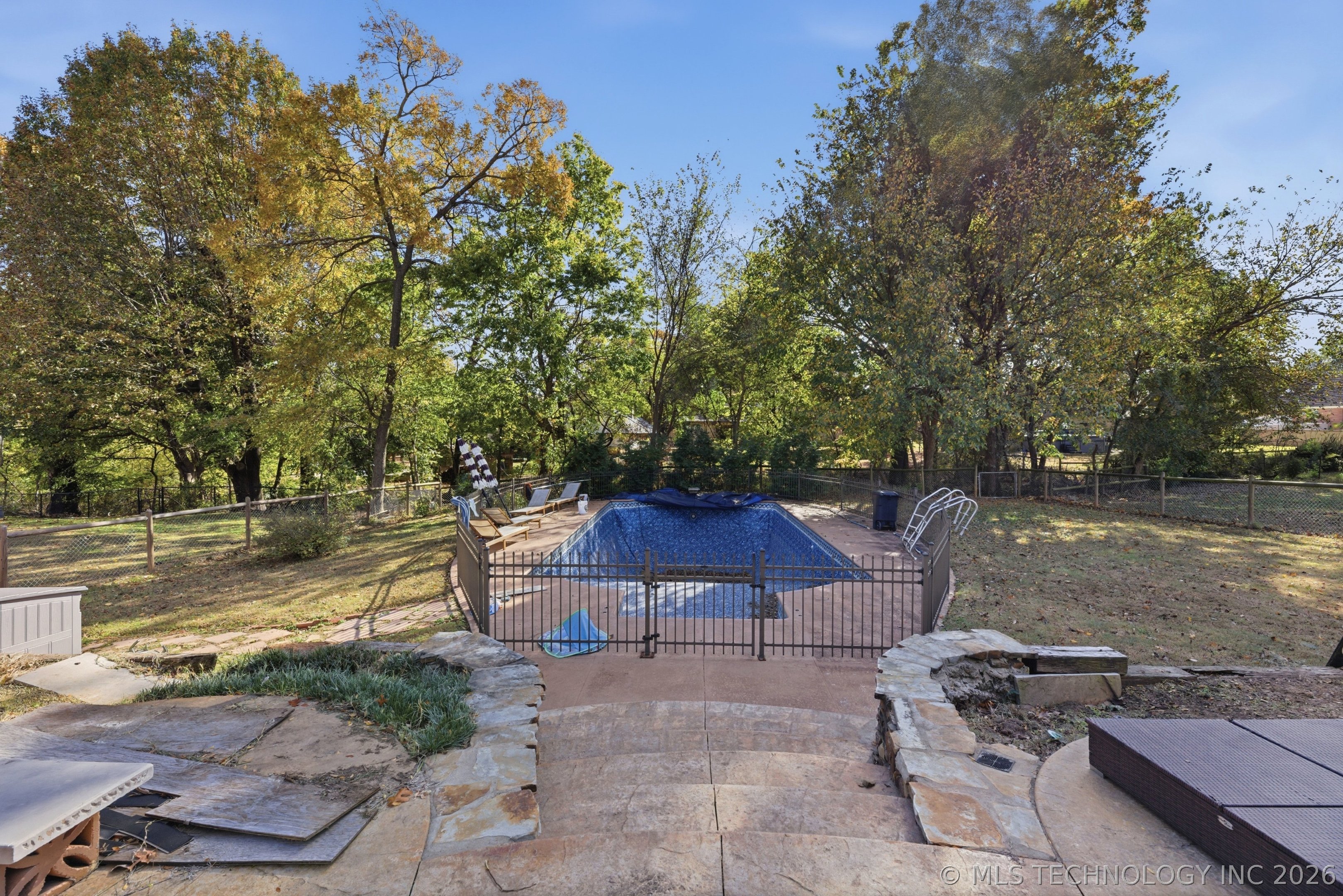 605 E Van Buren Street Property Photo 27