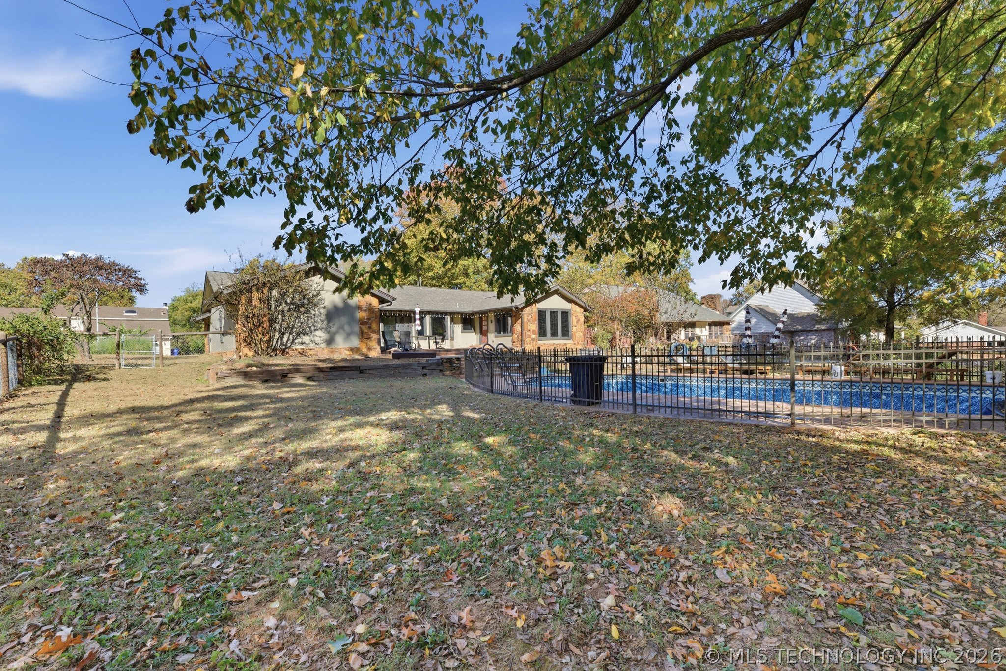 605 E Van Buren Street Property Photo 30