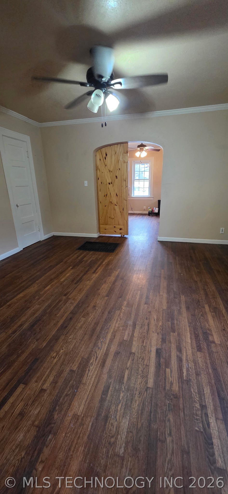 1633 E 8th Street Property Photo 5
