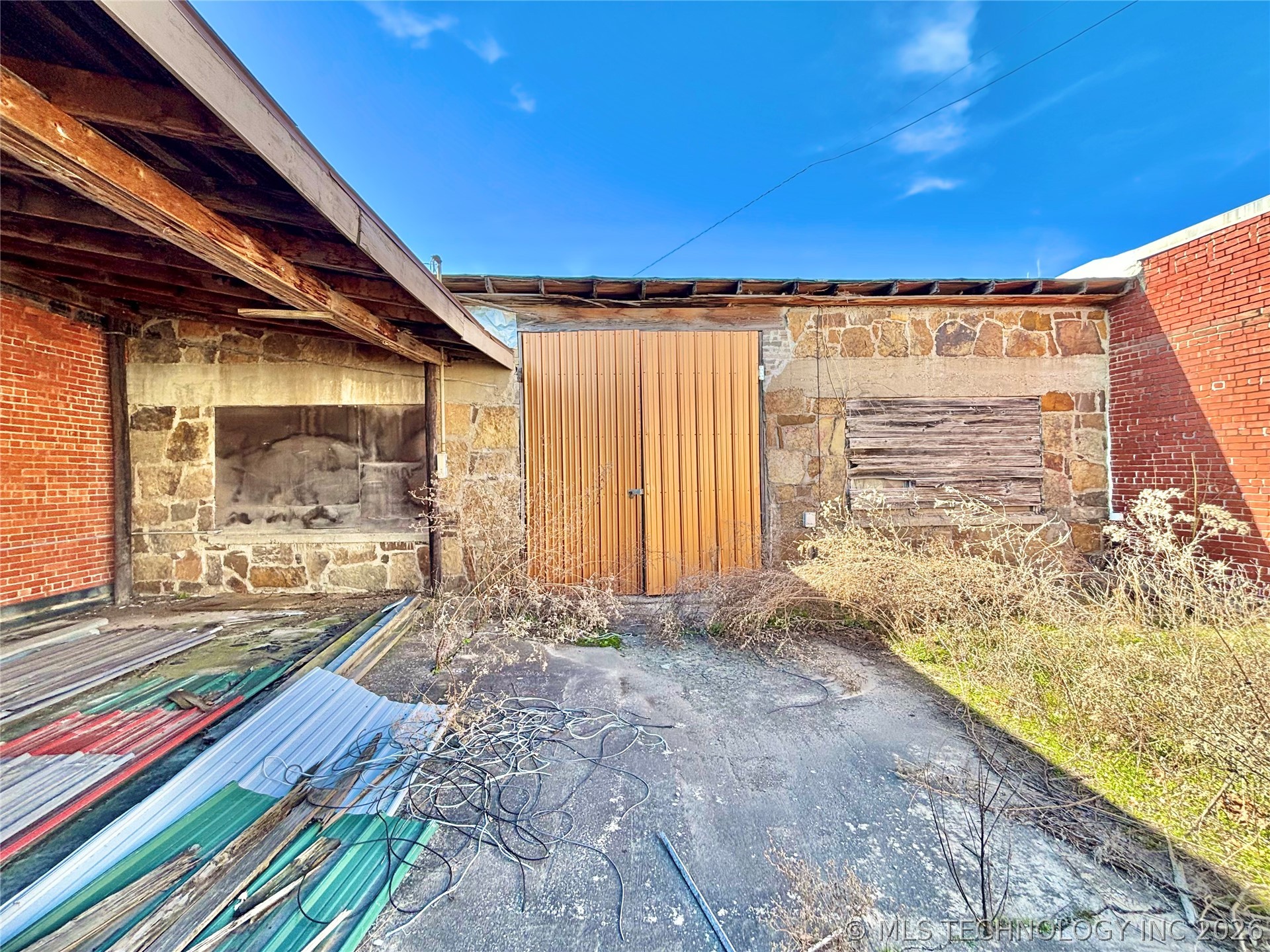 206 S Broadway Street Property Photo 3