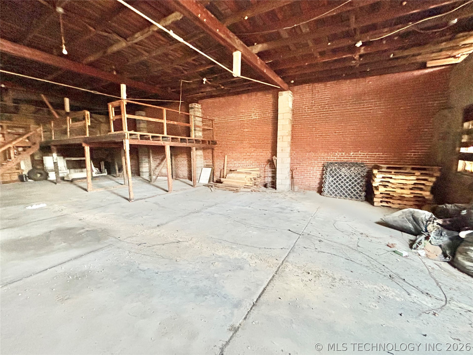 206 S Broadway Street Property Photo 4
