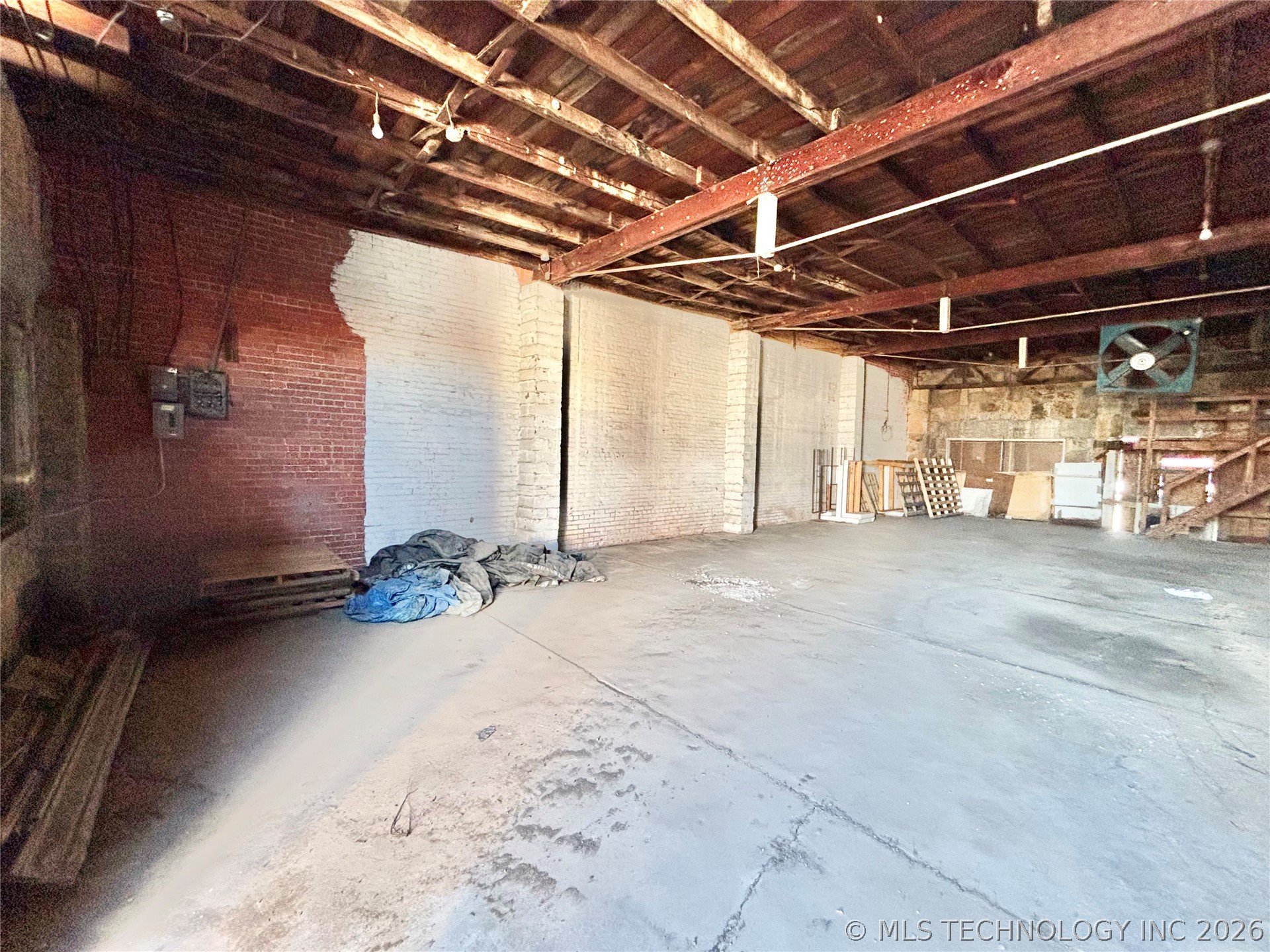 206 S Broadway Street Property Photo 6