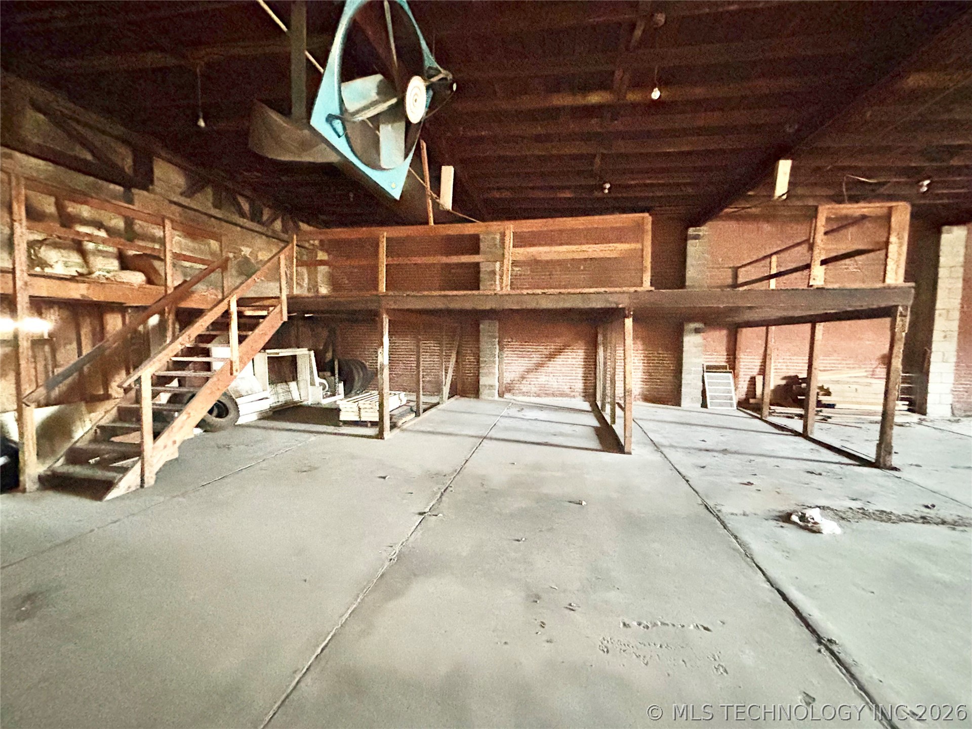 206 S Broadway Street Property Photo 7
