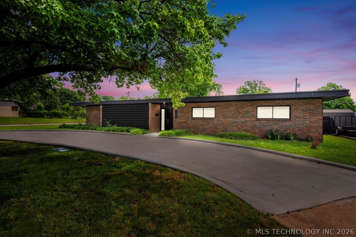 1500 Harris Property Photo 1