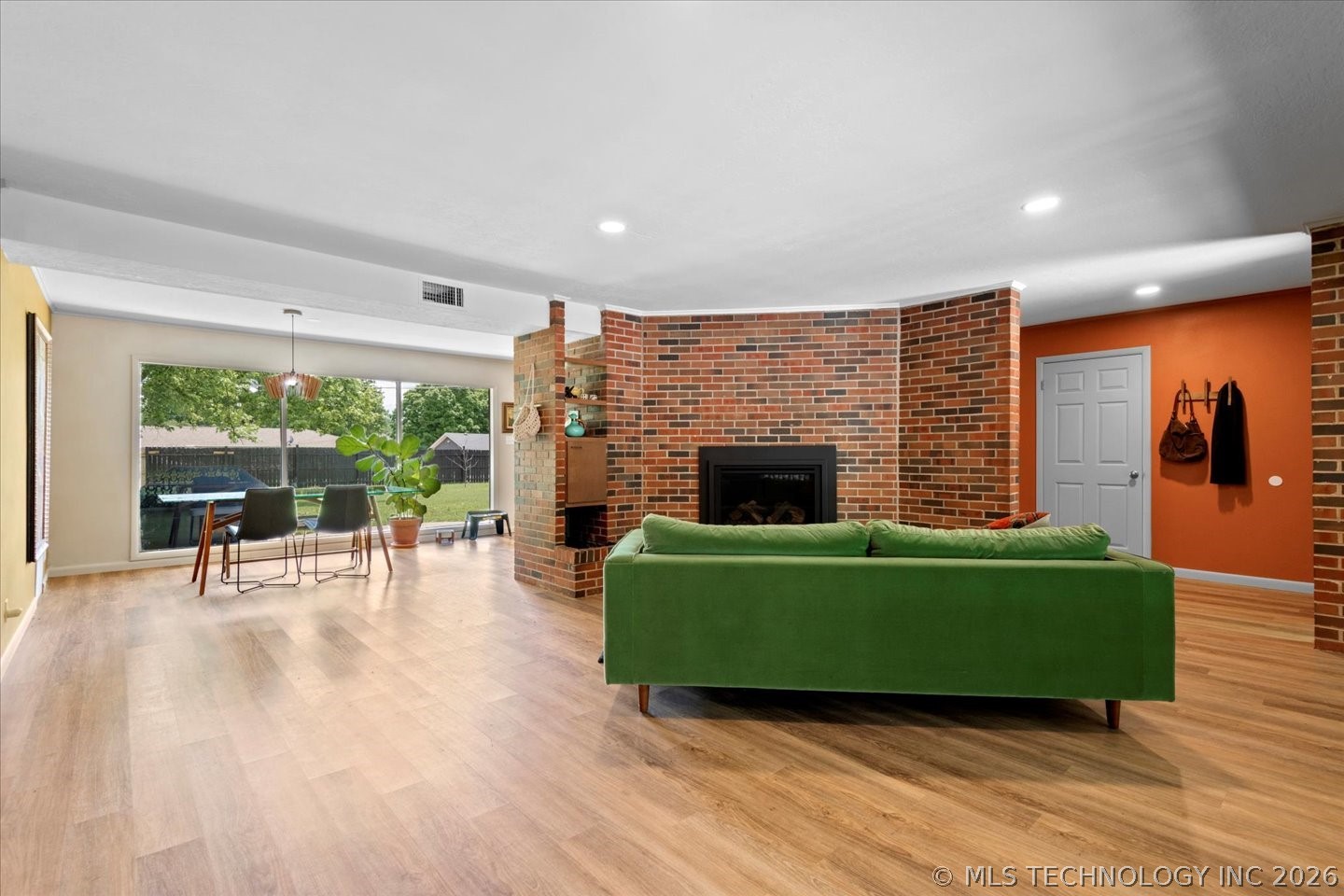 1500 Harris Property Photo 8
