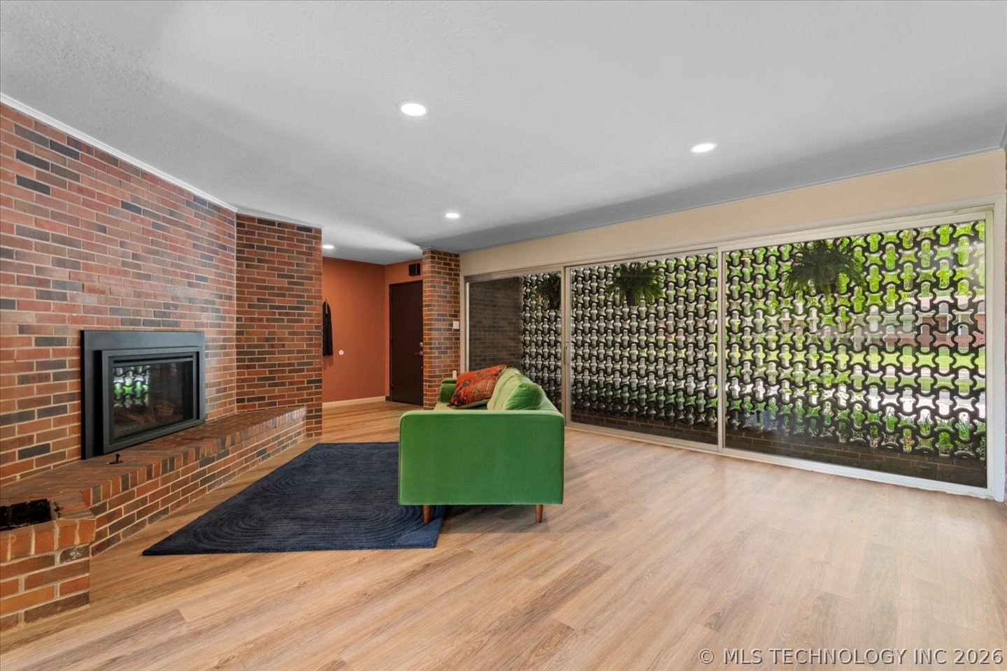 1500 Harris Property Photo 11