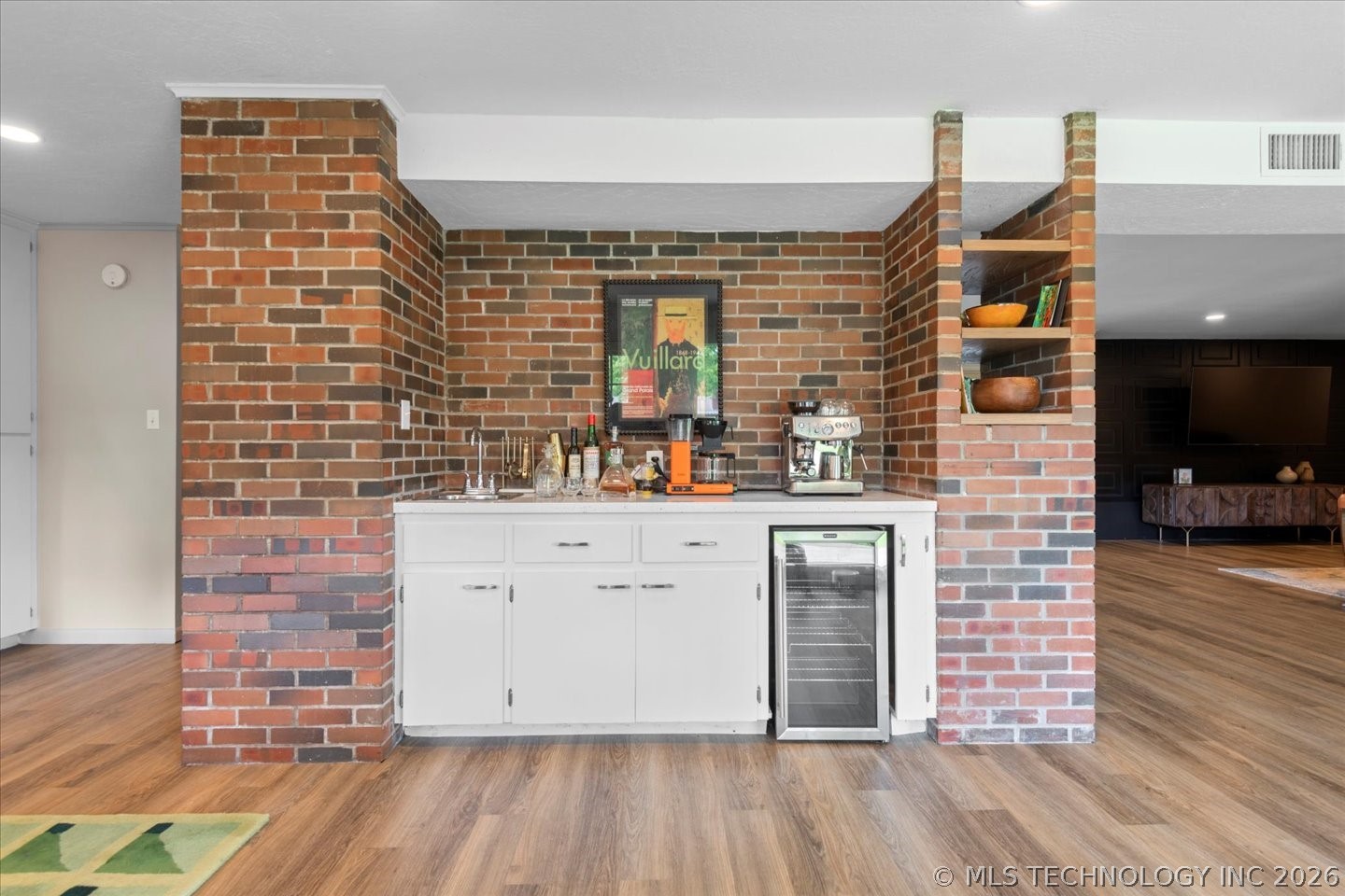 1500 Harris Property Photo 15