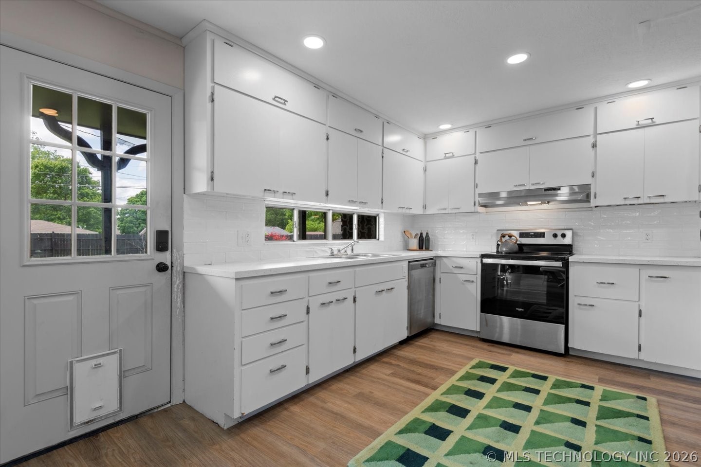 1500 Harris Property Photo 16