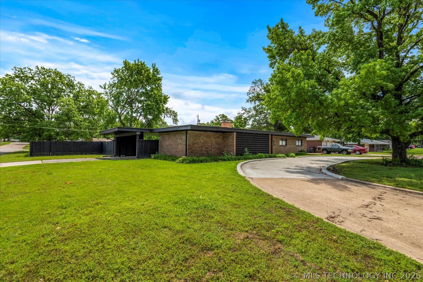 1500 Harris Property Photo 34