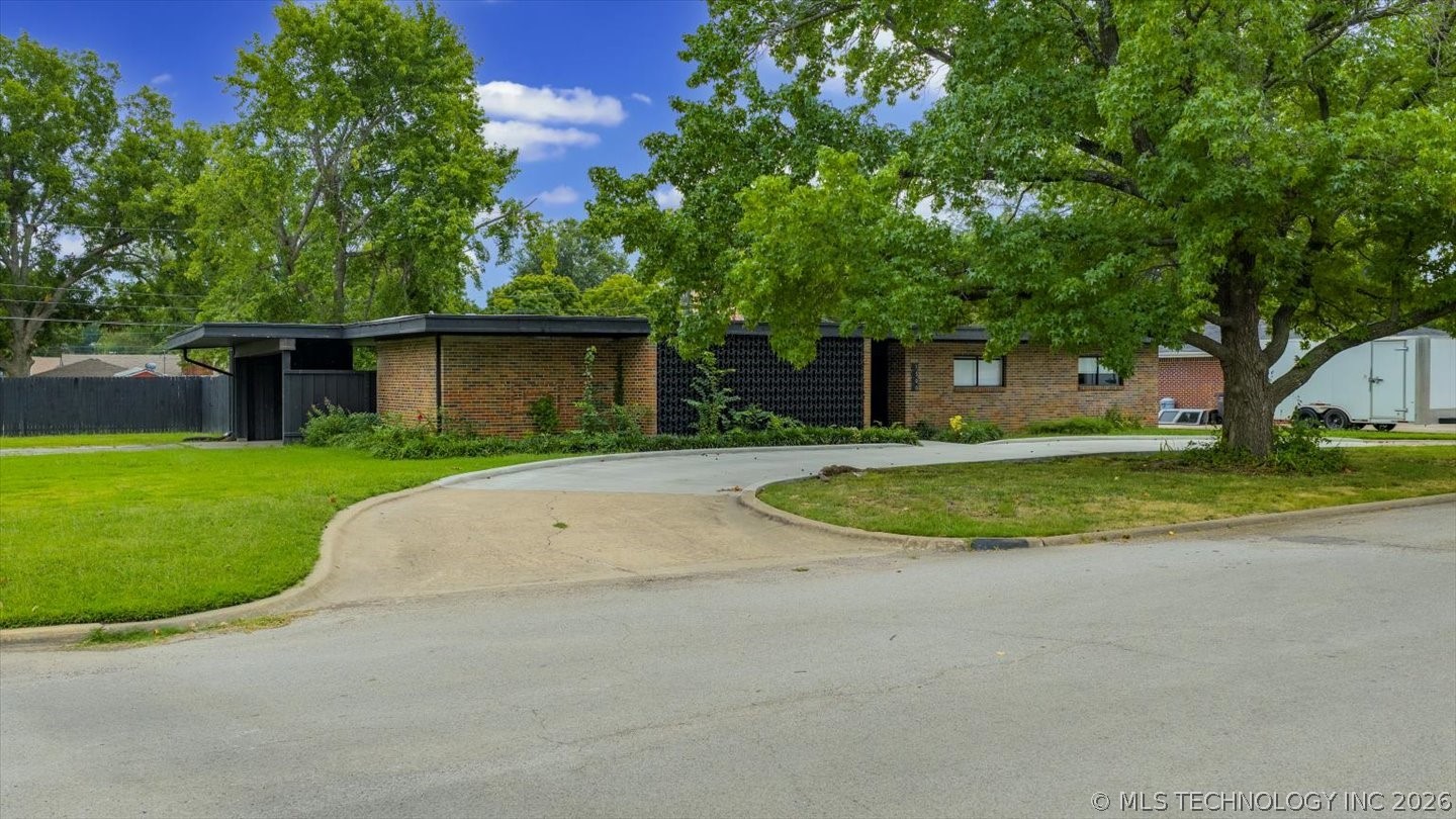1500 Harris Property Photo 36