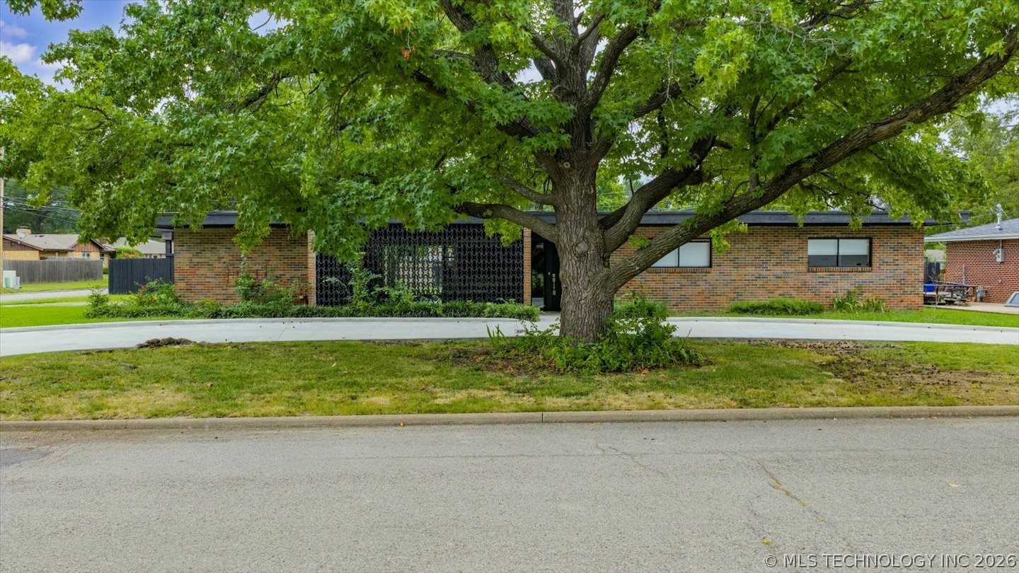 1500 Harris Property Photo 37