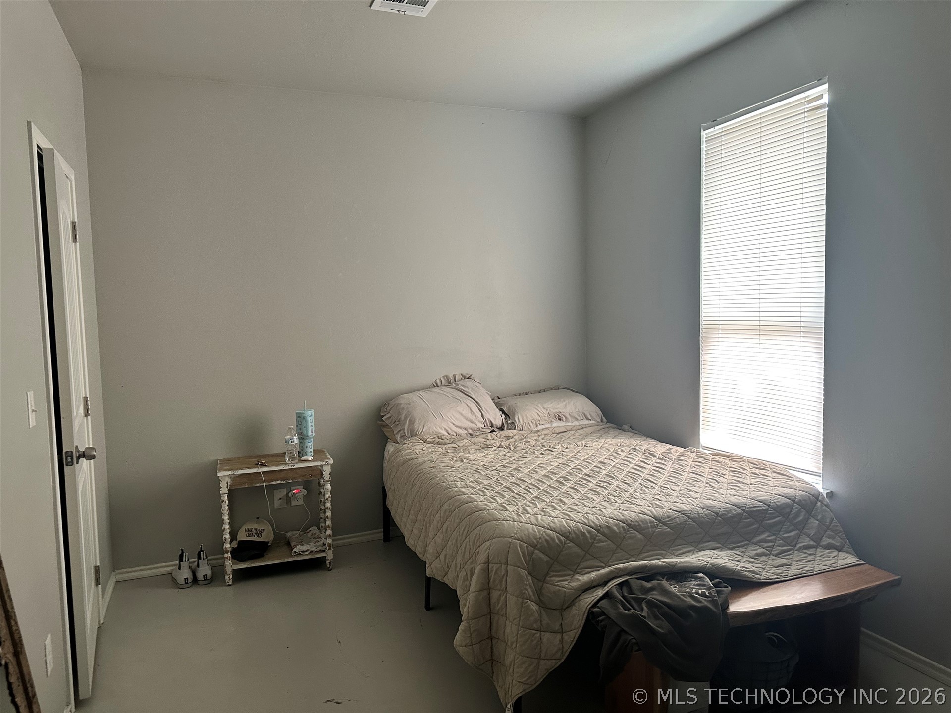 300 E 17th Street Property Photo 7