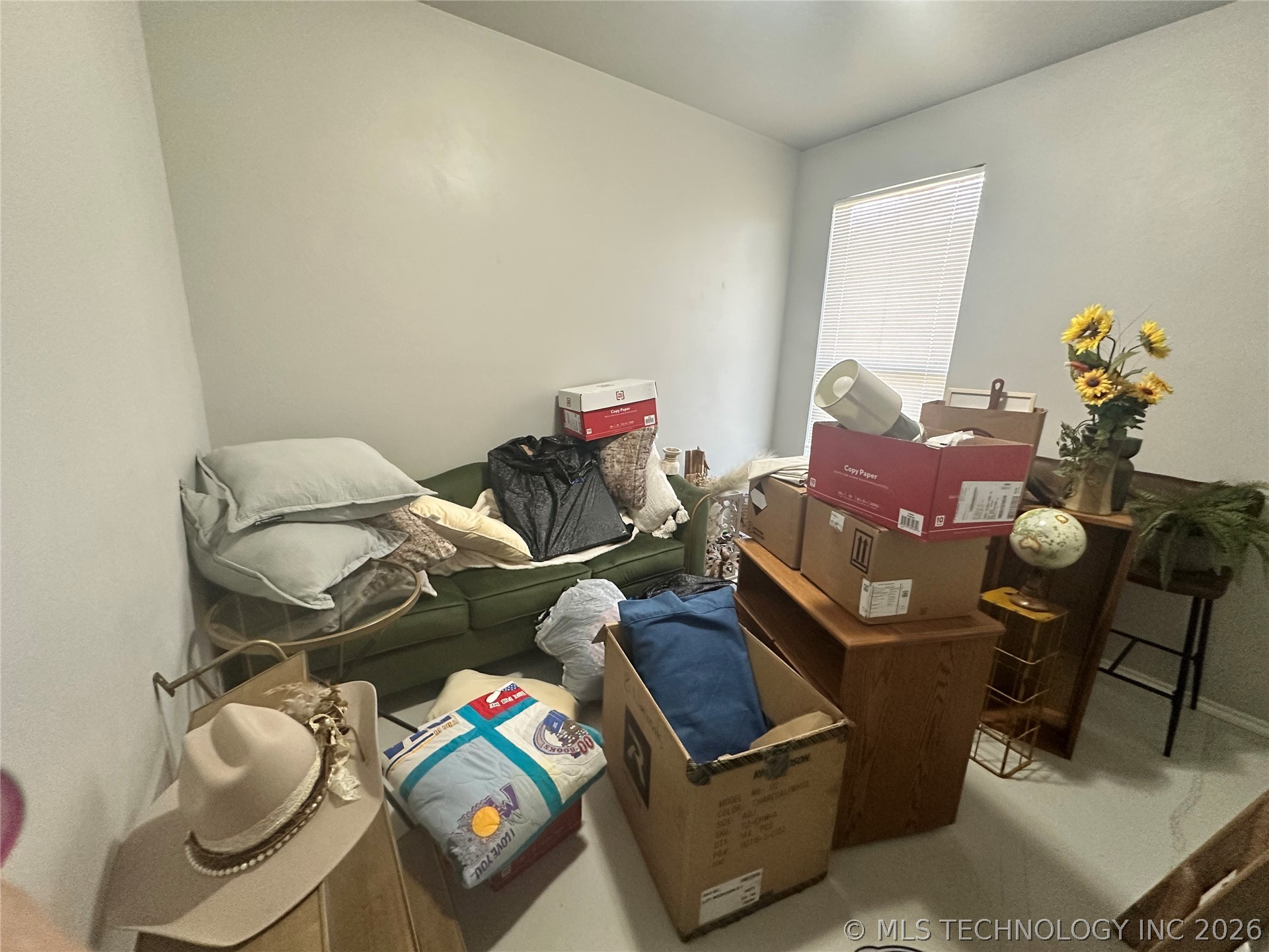 300 E 17th Street Property Photo 8