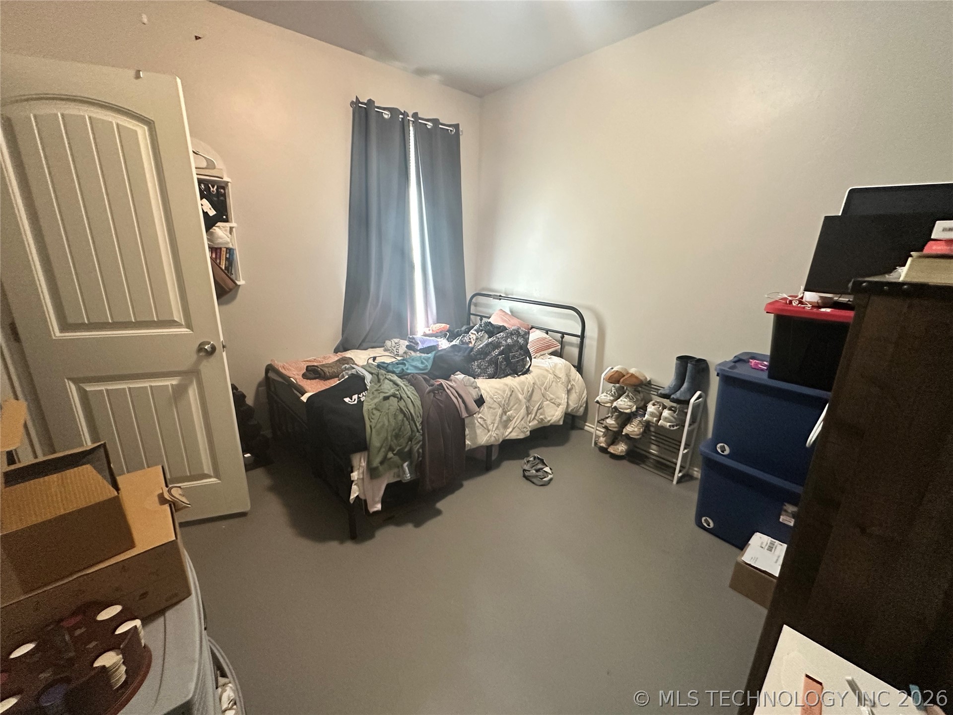 300 E 17th Street Property Photo 12