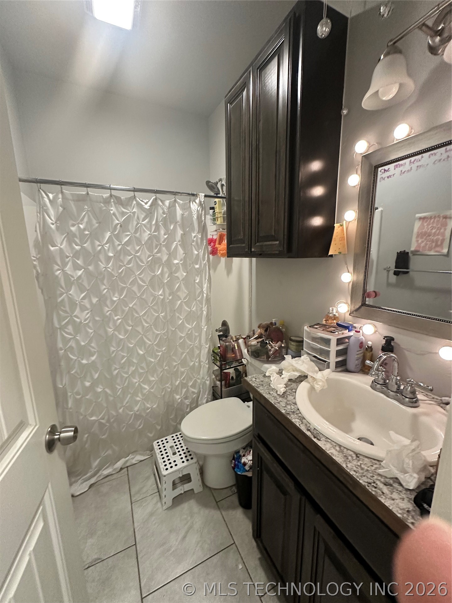 300 E 17th Street Property Photo 23