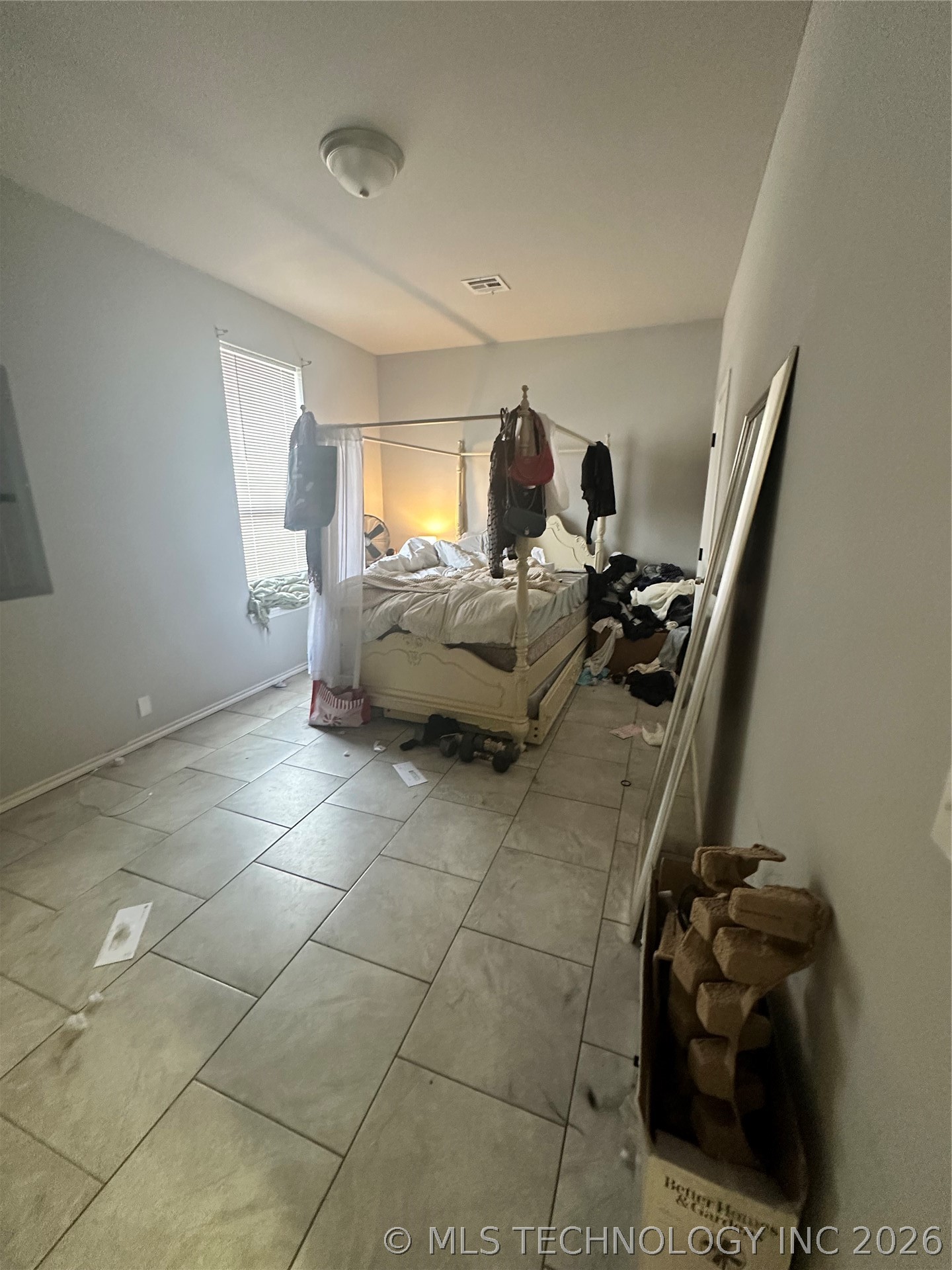 300 E 17th Street Property Photo 24