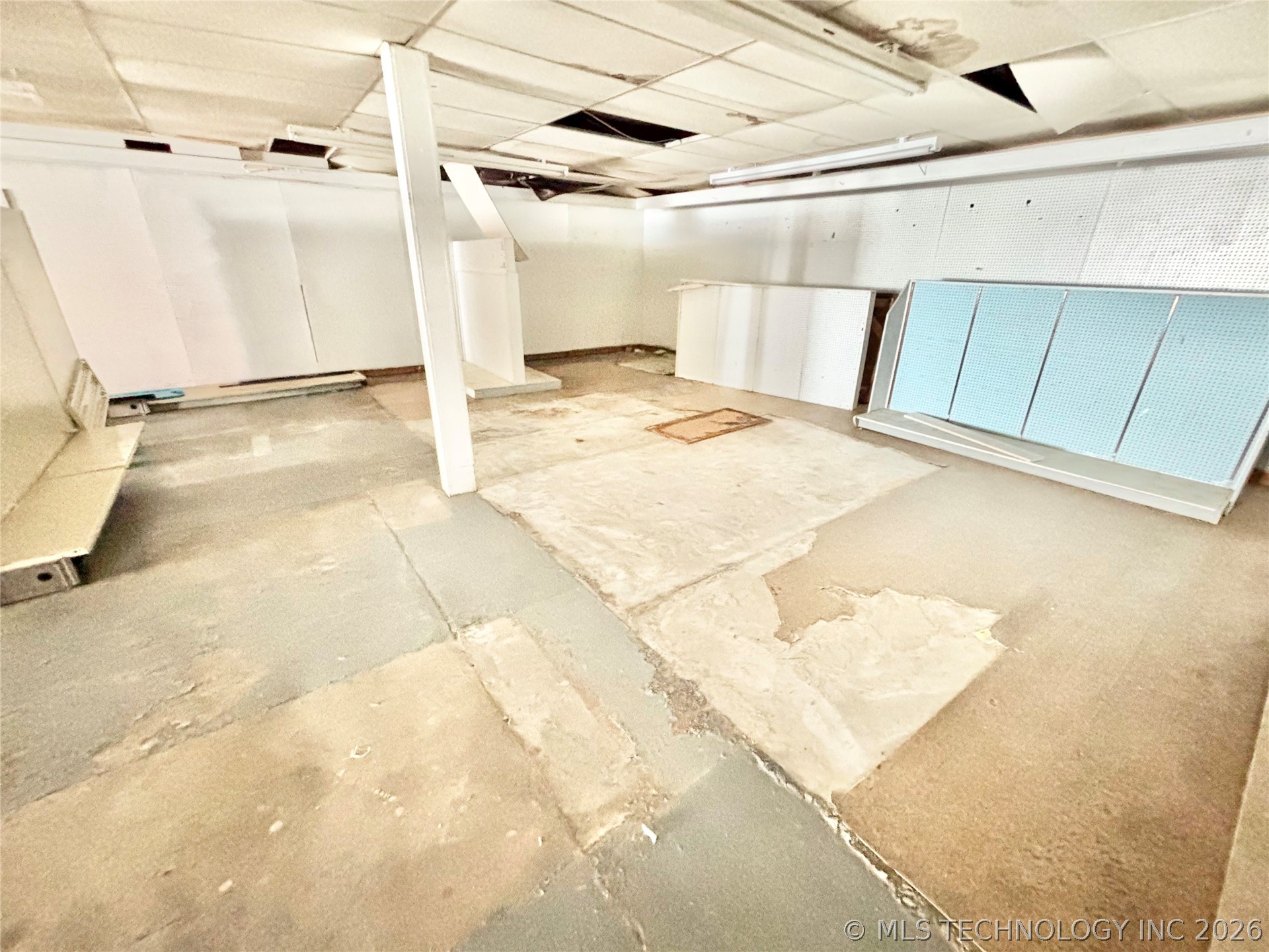 202 S Broadway Street Property Photo 4