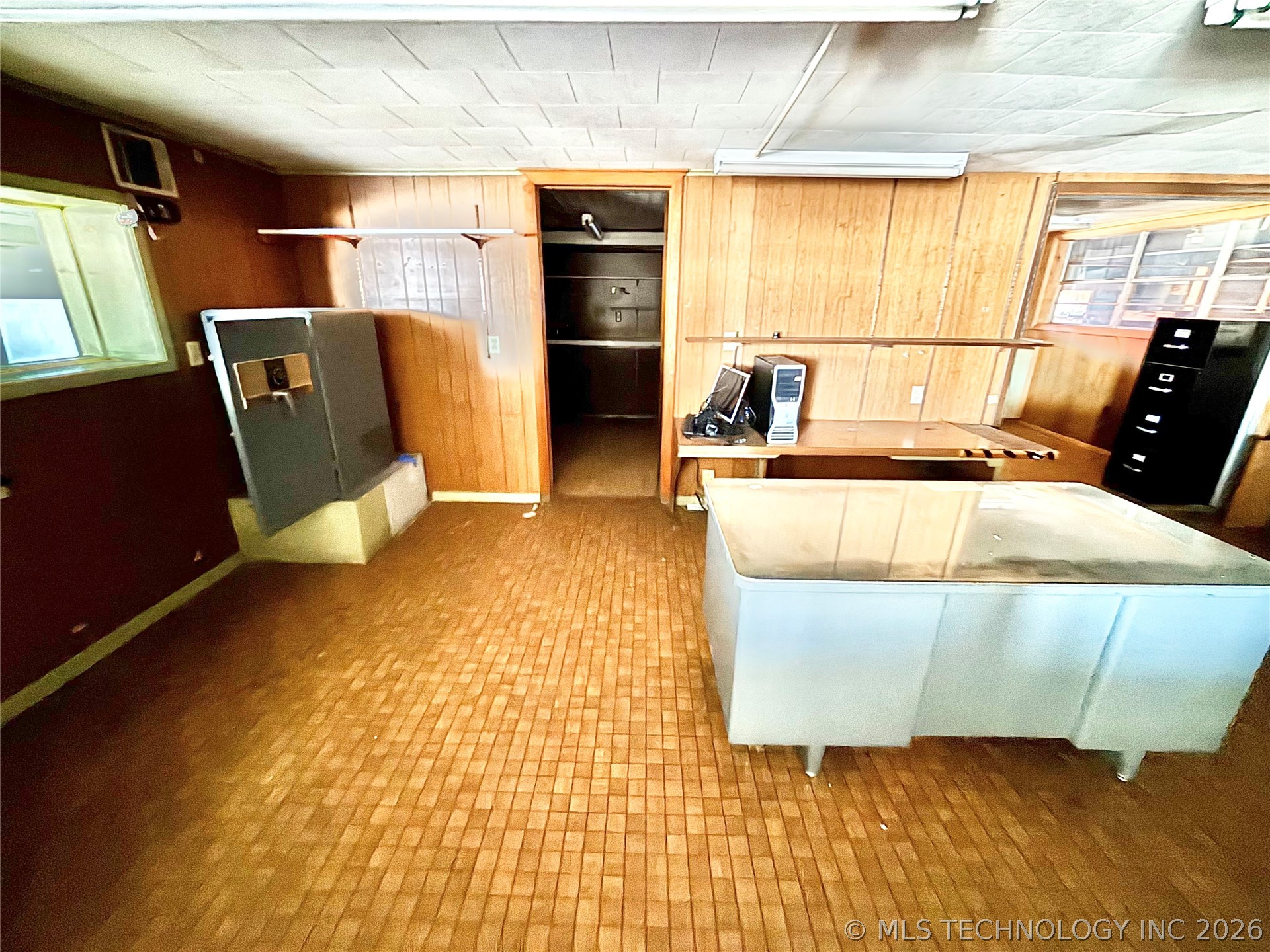 202 S Broadway Street Property Photo 22