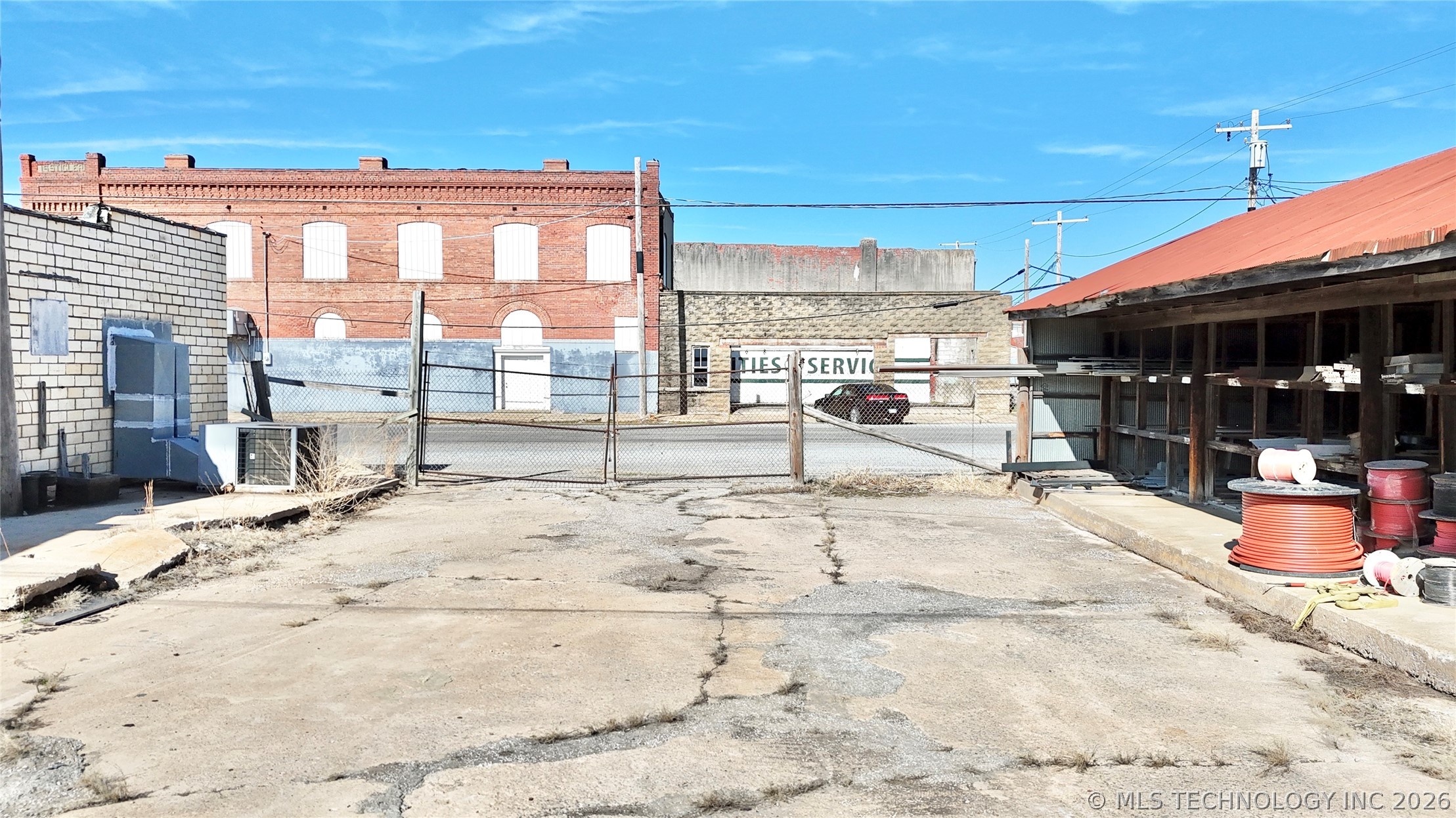 202 S Broadway Street Property Photo 28