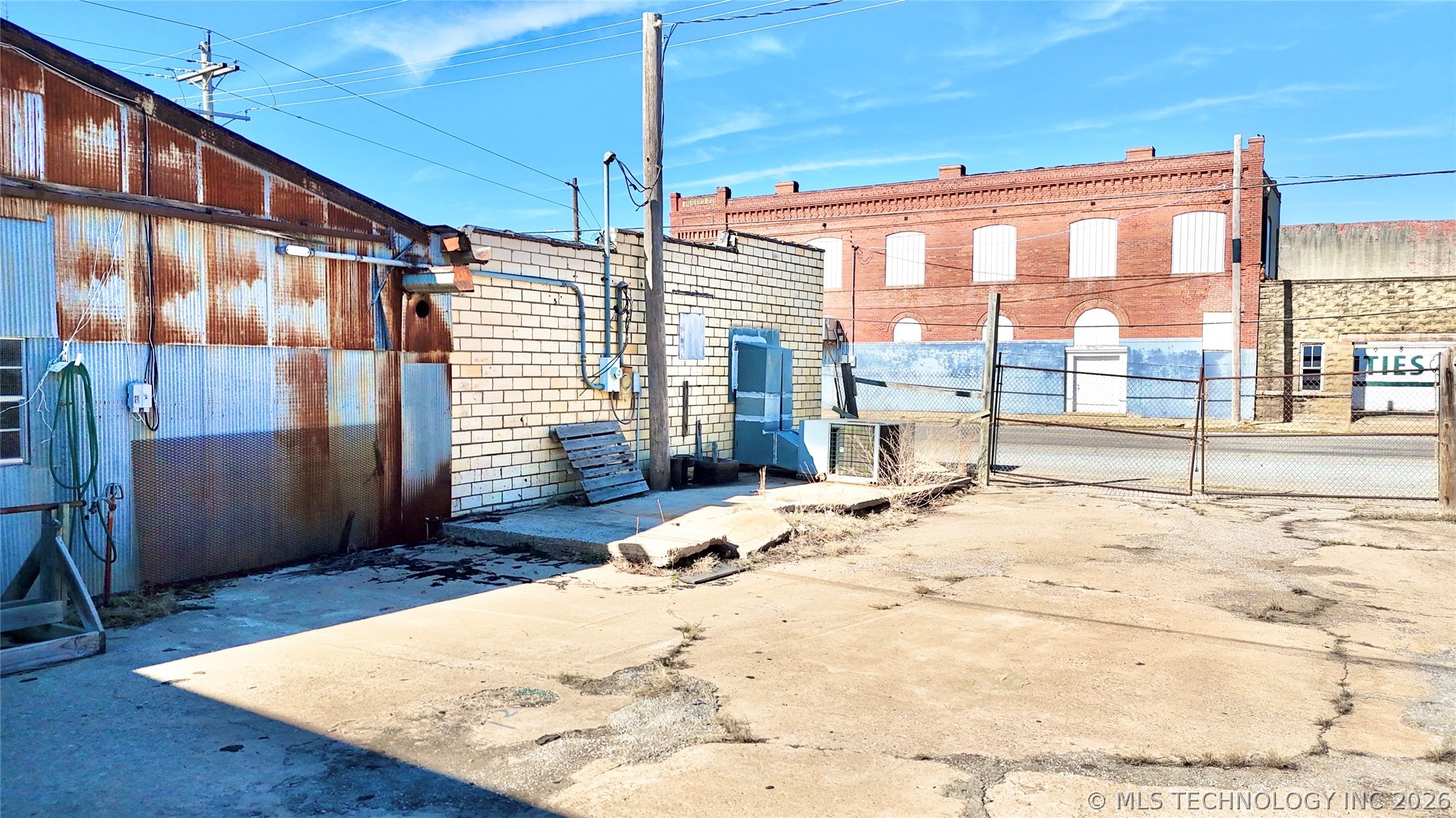 202 S Broadway Street Property Photo 31