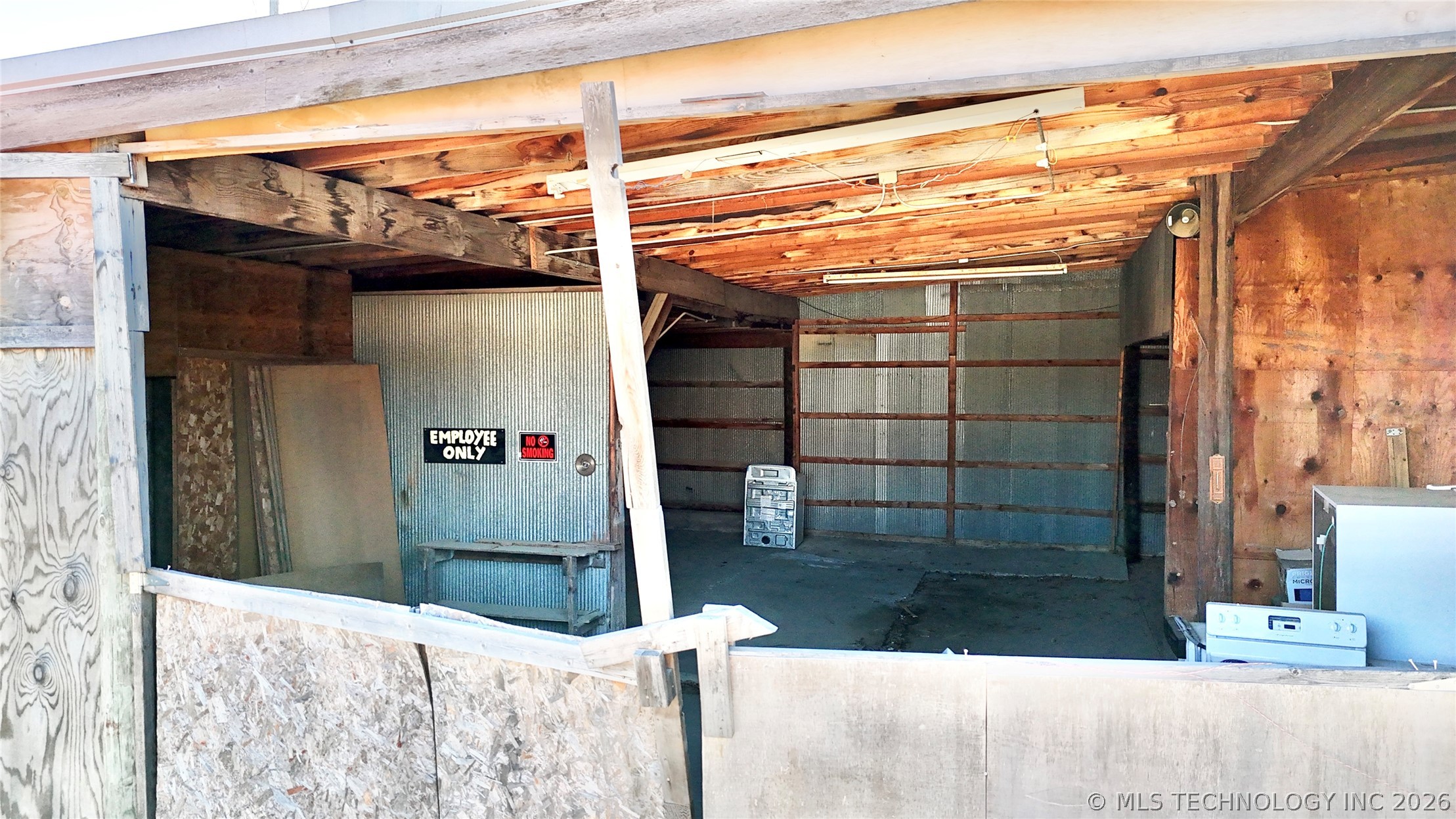 202 S Broadway Street Property Photo 32