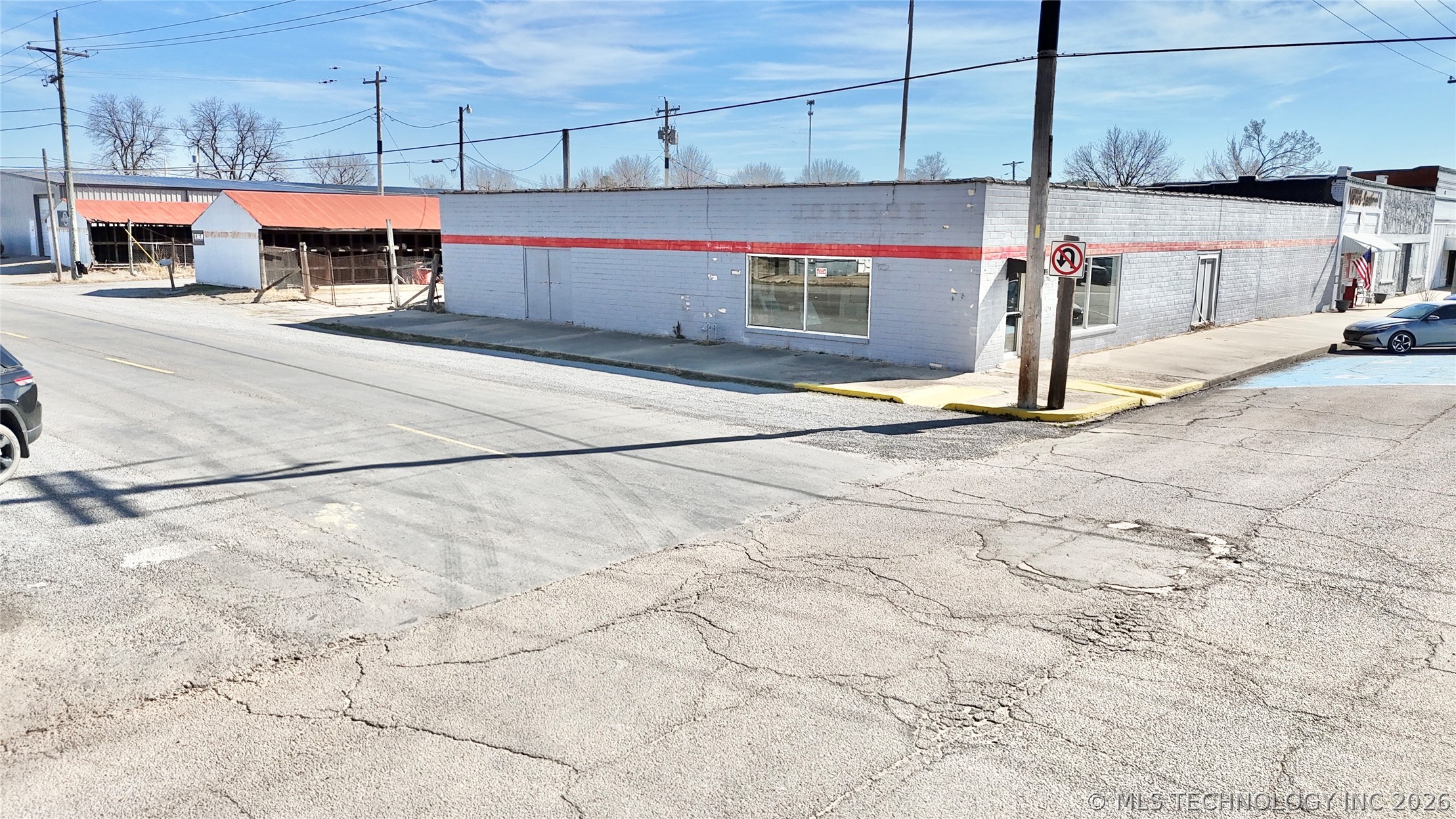 202 S Broadway Street Property Photo 37