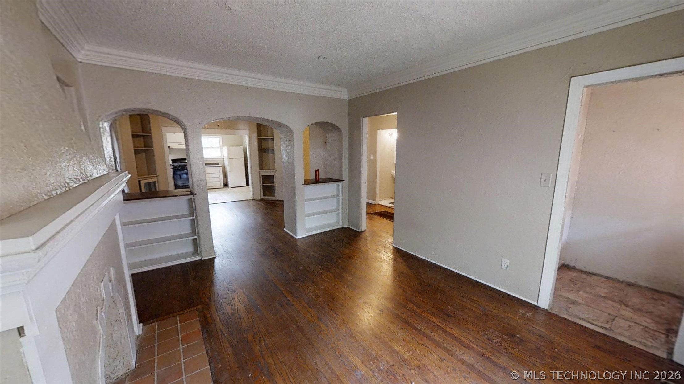 855 N Delaware Place Property Photo 2